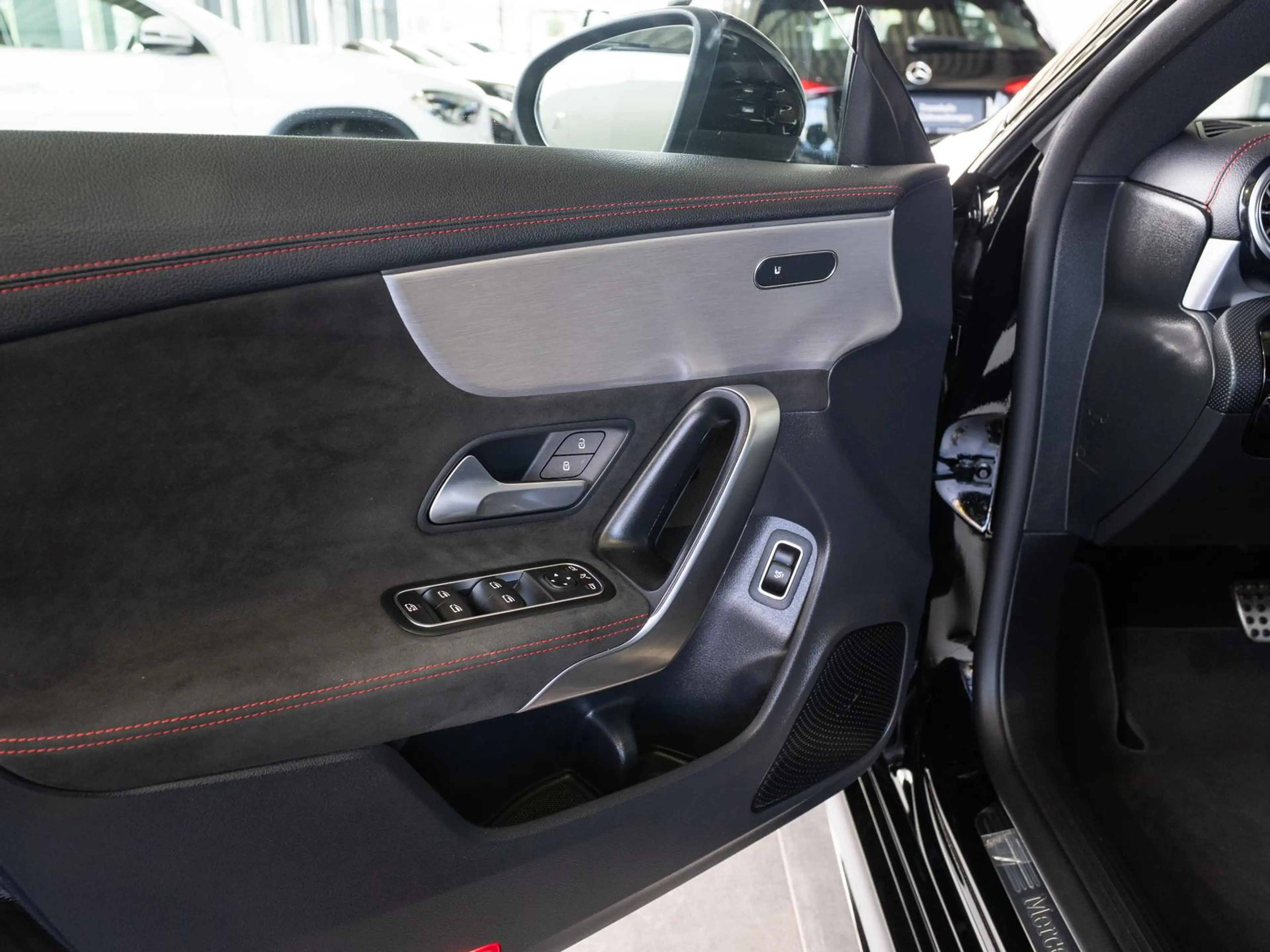 Mercedes-Benz CLA 220 d 4M*AMG*NIGHT*R-KAMERA*KEYLESS*AMBIENTE — photo 11