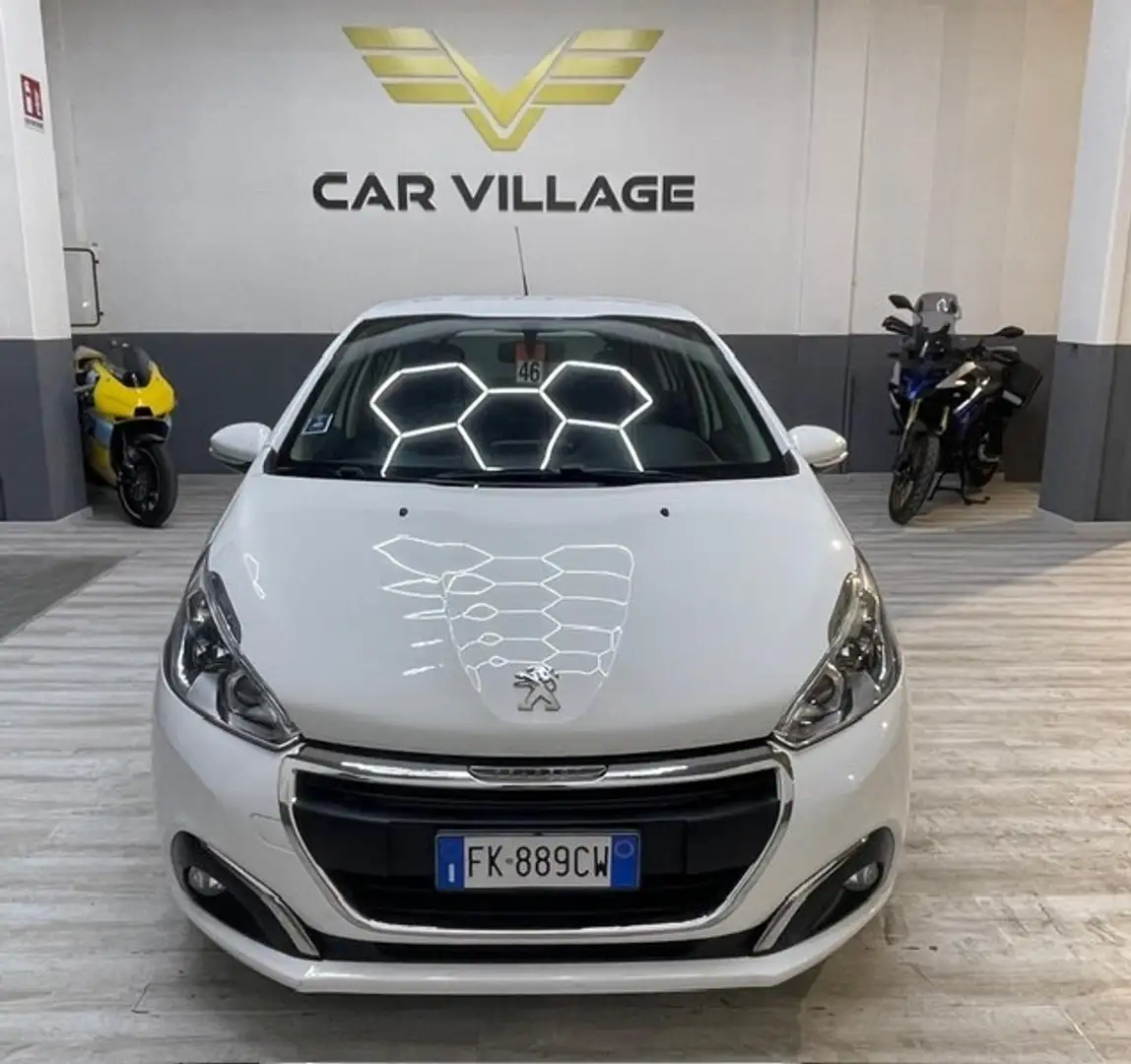 Peugeot 208 BlueHDi 75 S&S 5 porte Active Weiß - 1