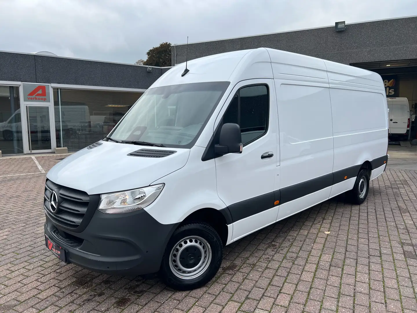 Mercedes-Benz Sprinter 317 L3H2 PRO(37.500€ex)FACELIFT|CAMERA|11" MBUX Wit - 2