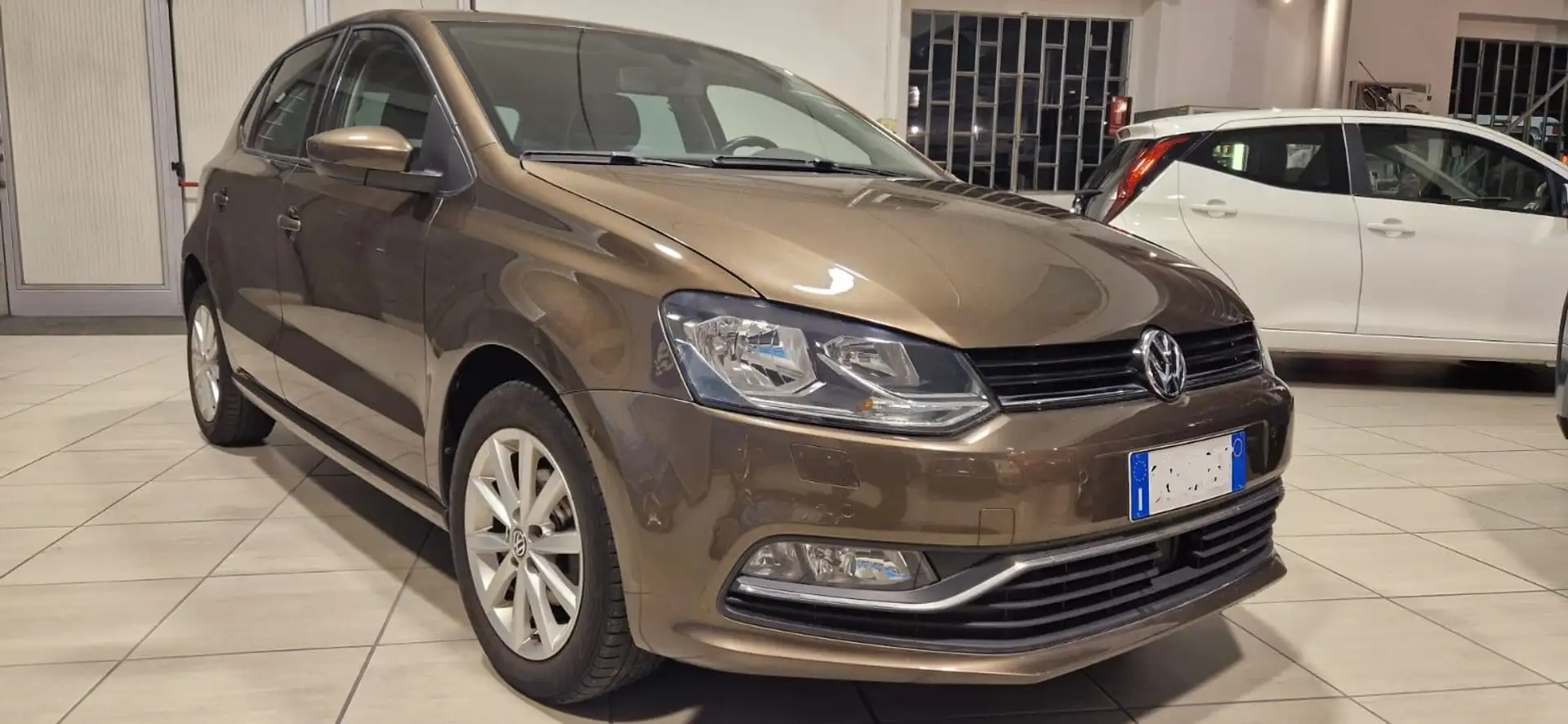 Volkswagen Polo Polo V 2014 5p 1.2 tsi bm Comfortline Marrone - 1