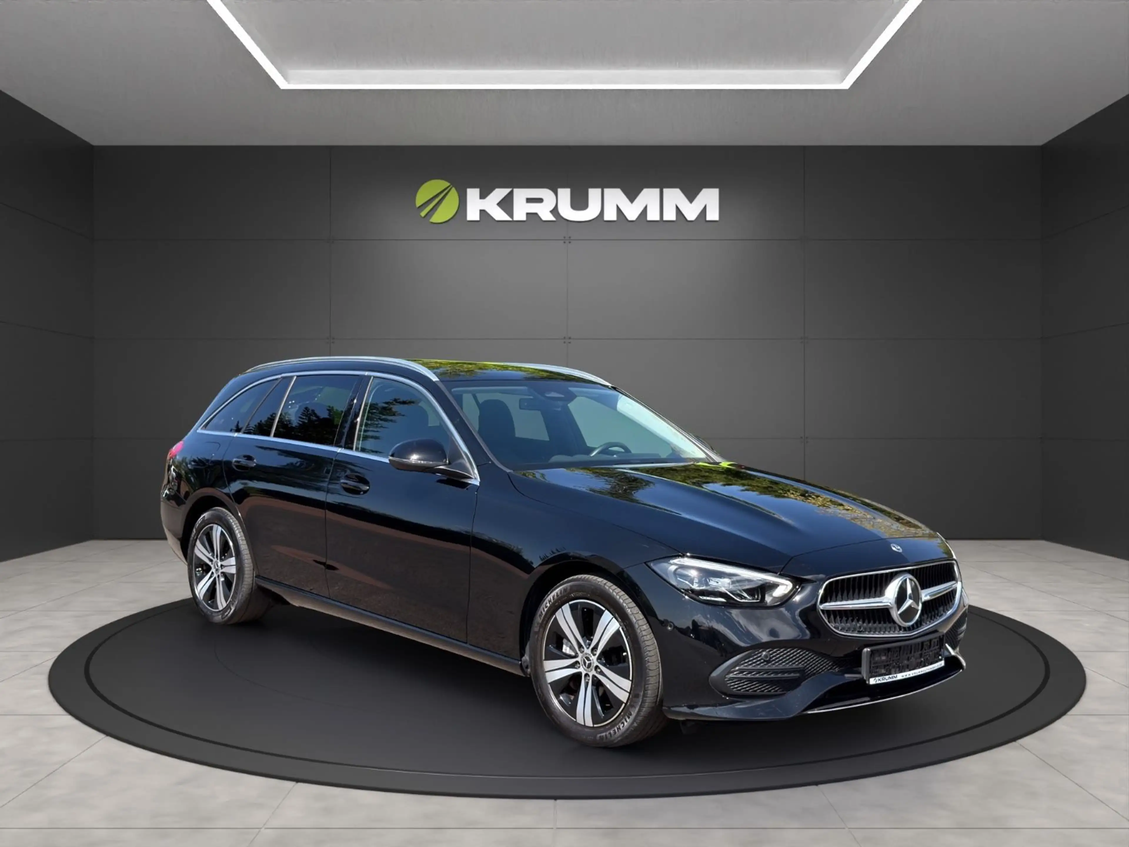 Mercedes-Benz C 300 e Avantgarde LED RFK DC Keyless Pano Ambi.L — photo 11