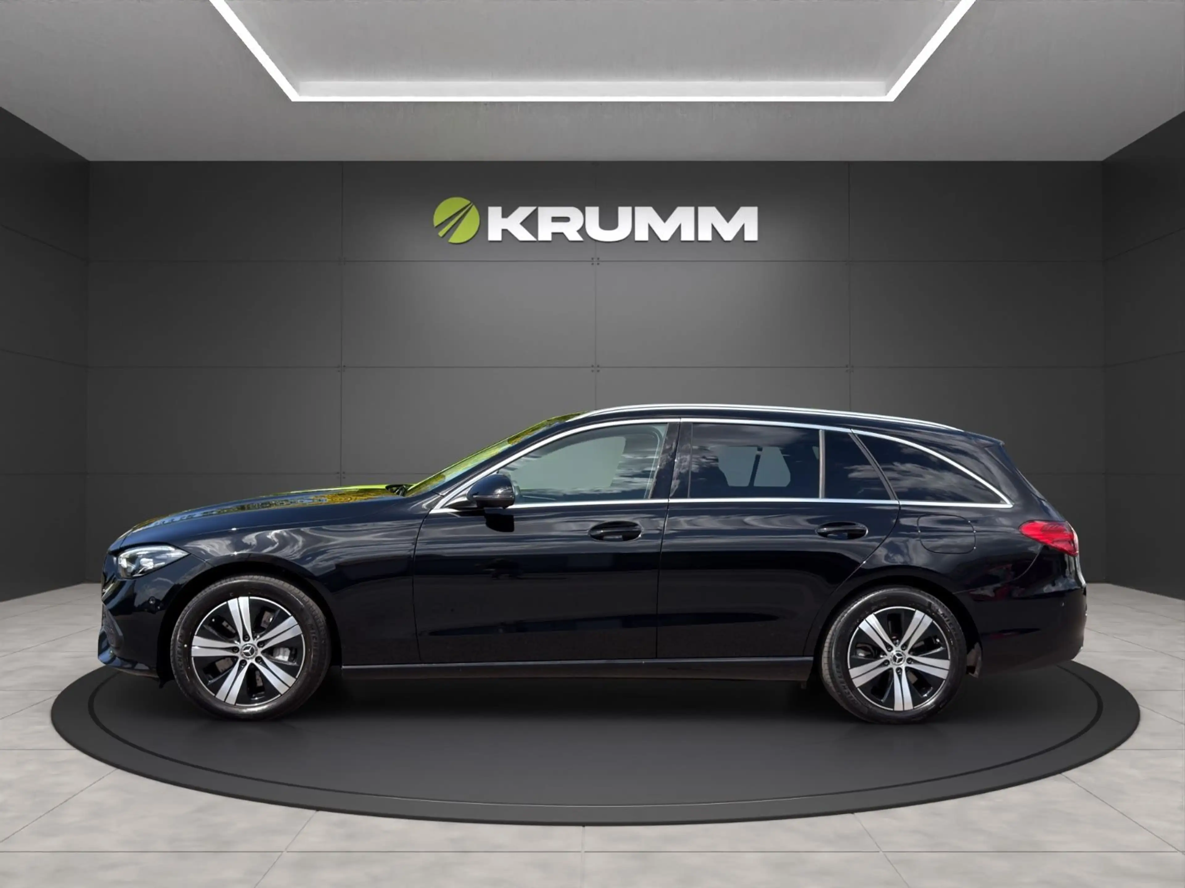 Mercedes-Benz C 300 e Avantgarde LED RFK DC Keyless Pano Ambi.L — photo 3