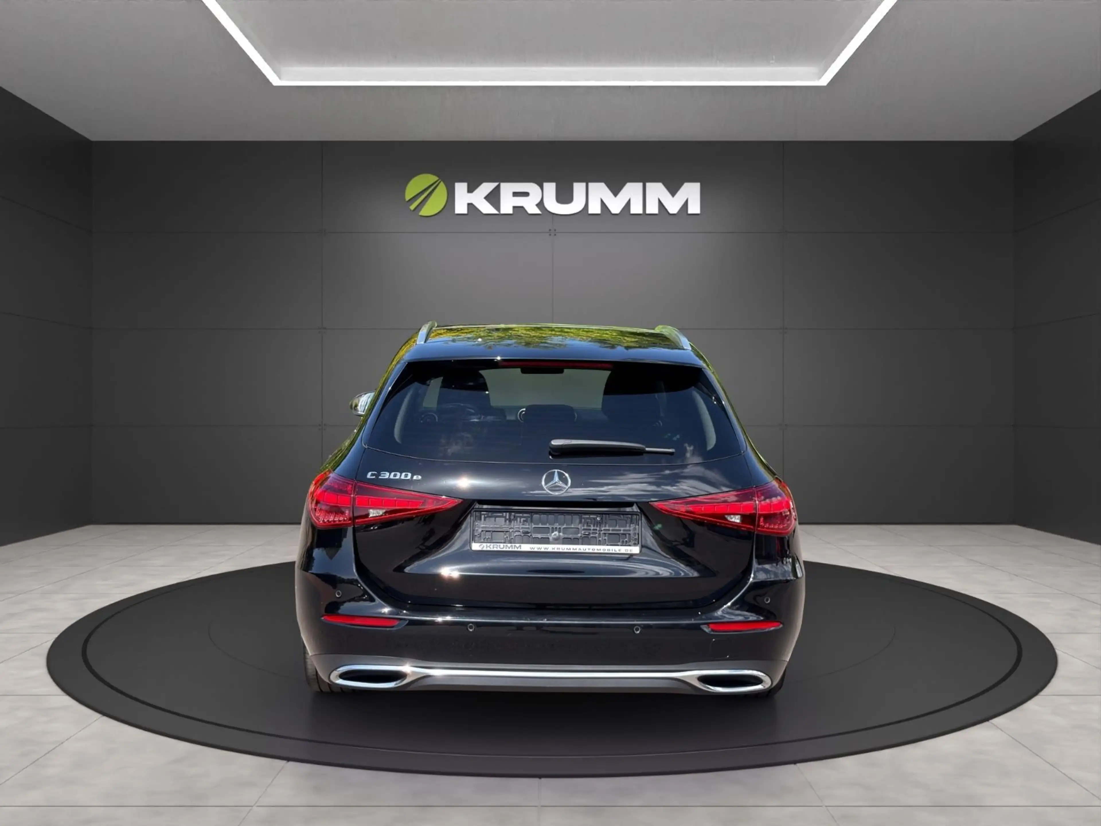 Mercedes-Benz C 300 e Avantgarde LED RFK DC Keyless Pano Ambi.L — photo 6