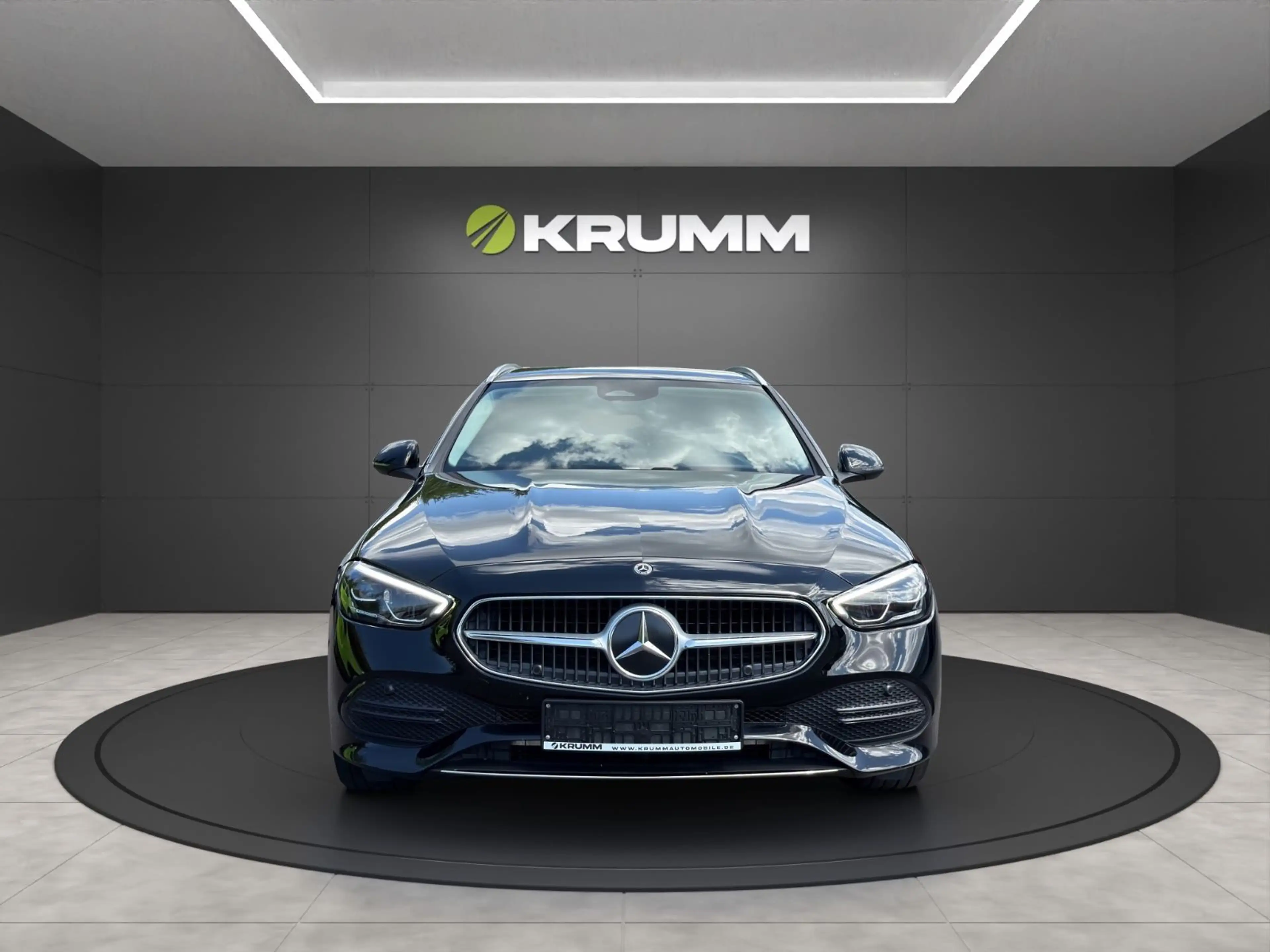 Mercedes-Benz C 300 e Avantgarde LED RFK DC Keyless Pano Ambi.L — photo 12