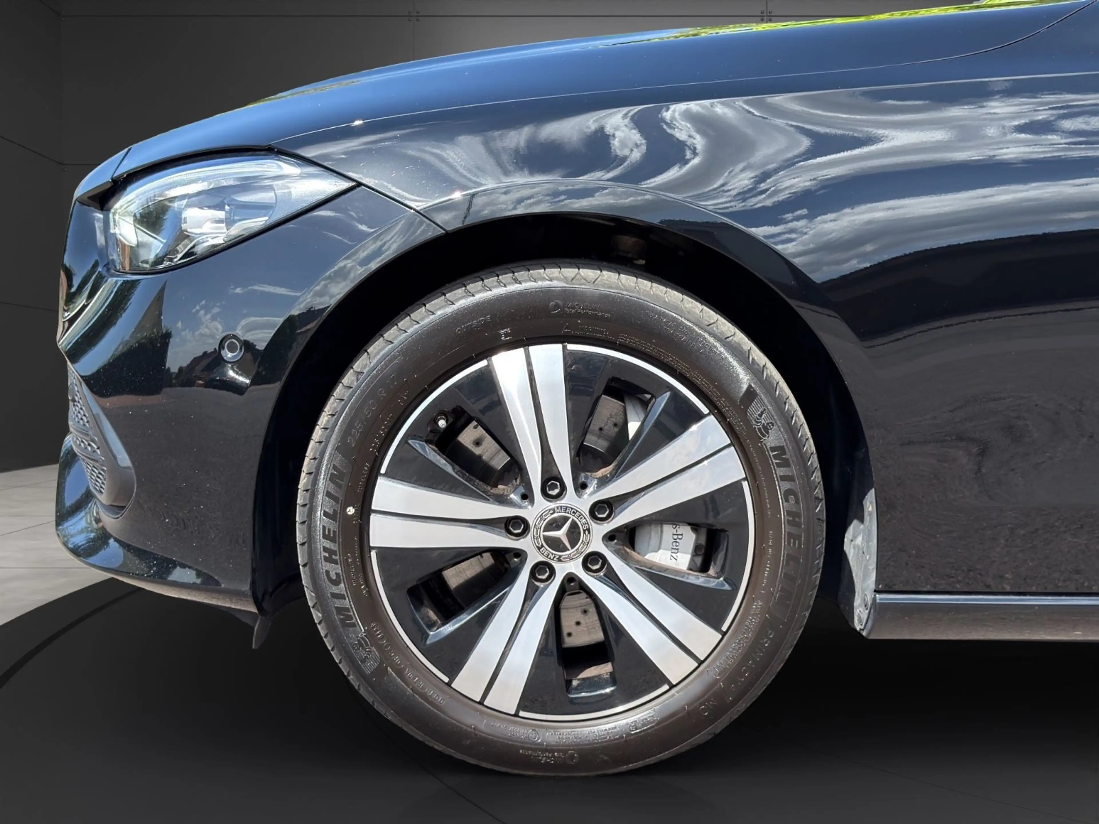 Mercedes-Benz C 300 e Avantgarde LED RFK DC Keyless Pano Ambi.L — photo 26