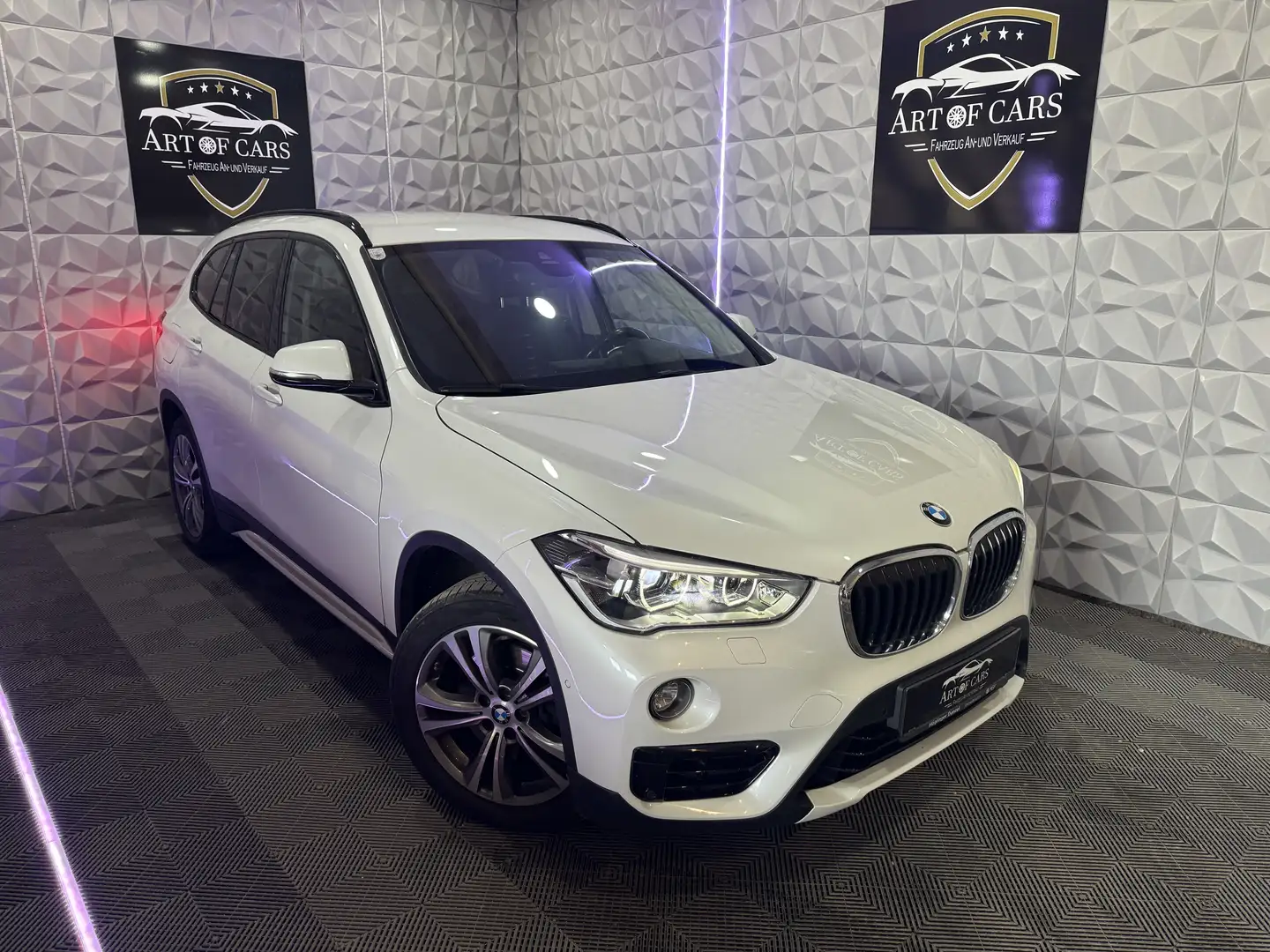 BMW X1 xDrive 20d Sport-Line/ LED/ Ab 235 Euro im Monat Blanc - 1