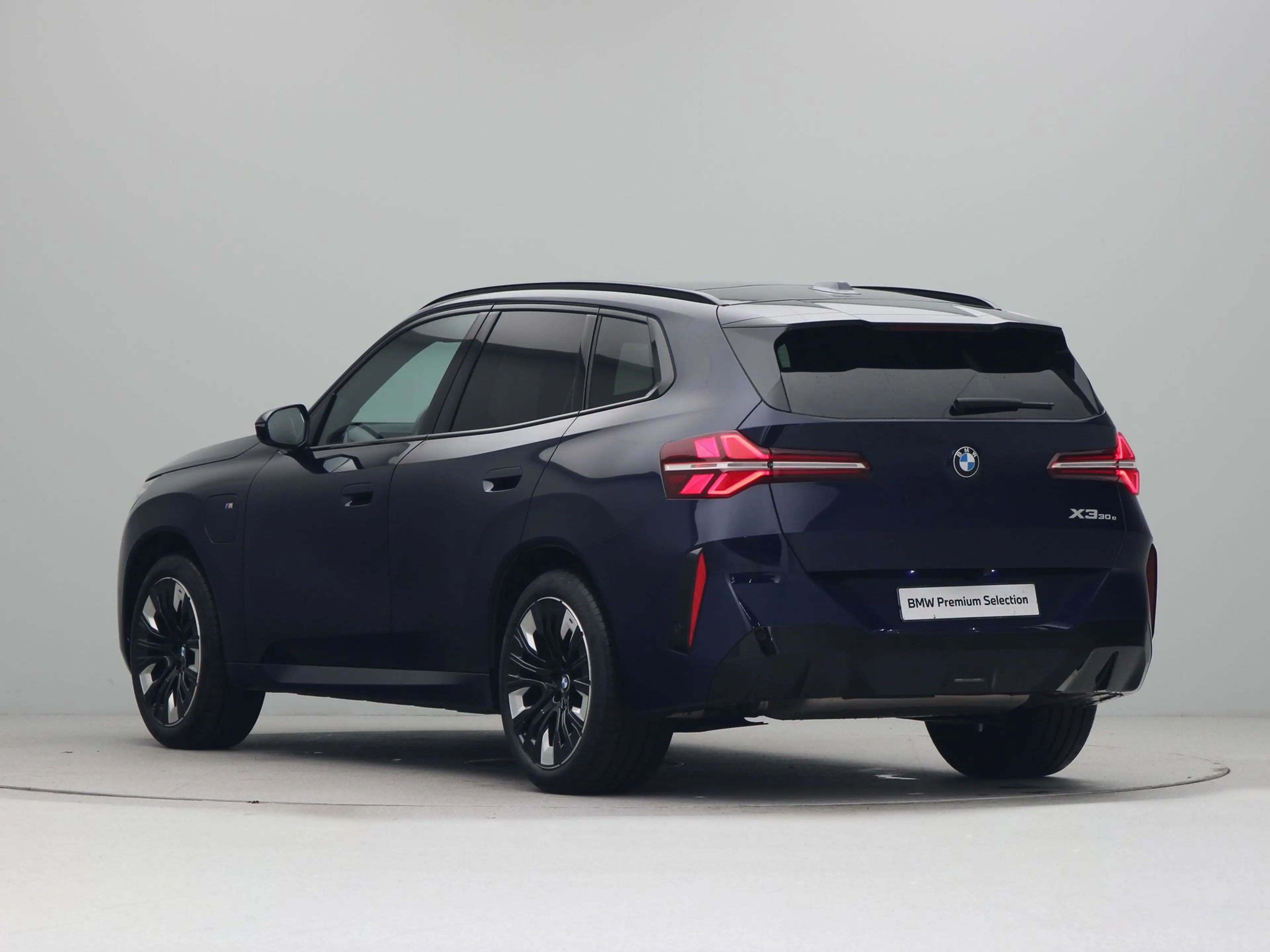 BMW X3 30e xDrive — photo 11