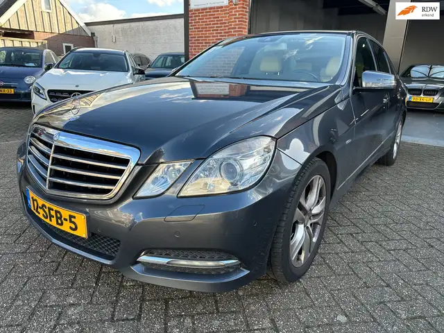 Mercedes-Benz E 200 CGI Business Class Avantgarde AUTOMAAT-NAVI-PDC-CR