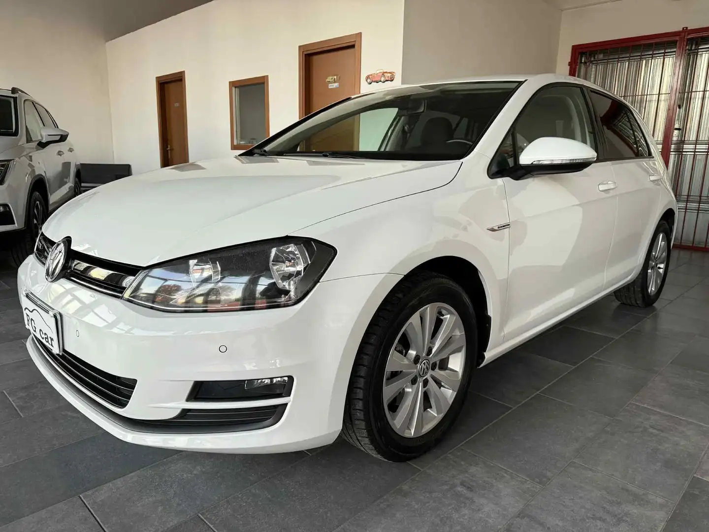 Volkswagen Golf VII 1.4 TGI 5 Porte Comfortline 110CV Neopatentati Bianco - 2