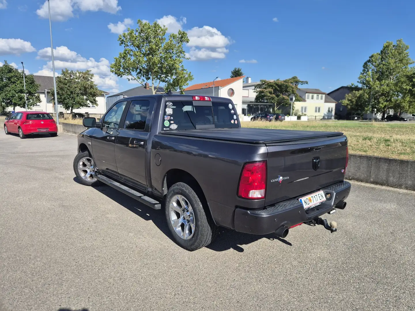 Dodge RAM 1500 SLT LoneStar, 5.7L HEMI Grau - 2