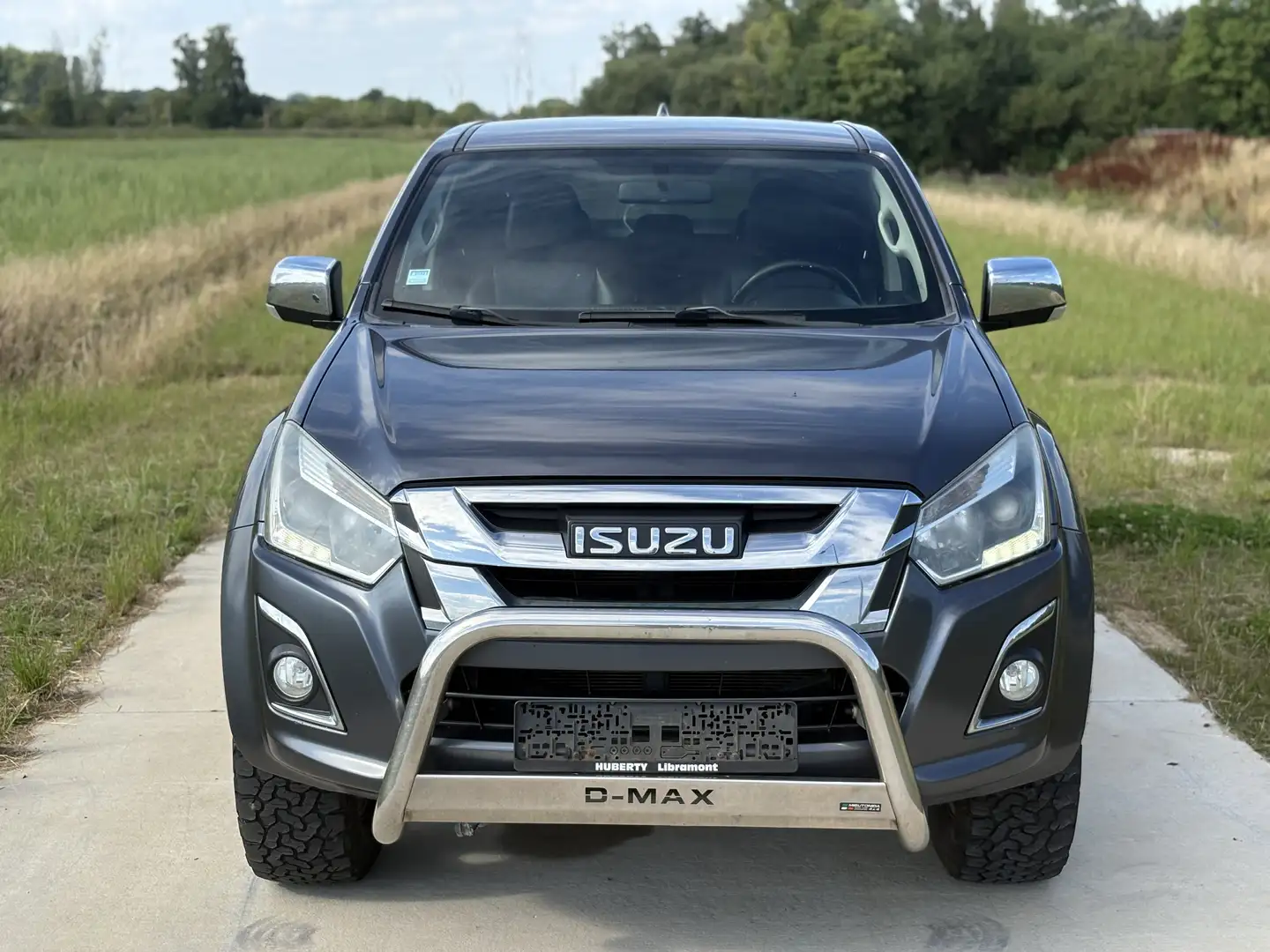 Isuzu D-Max 1.9 Turbo D 4WD DOUBLE CABINE 16,000 NETTO Grijs - 1