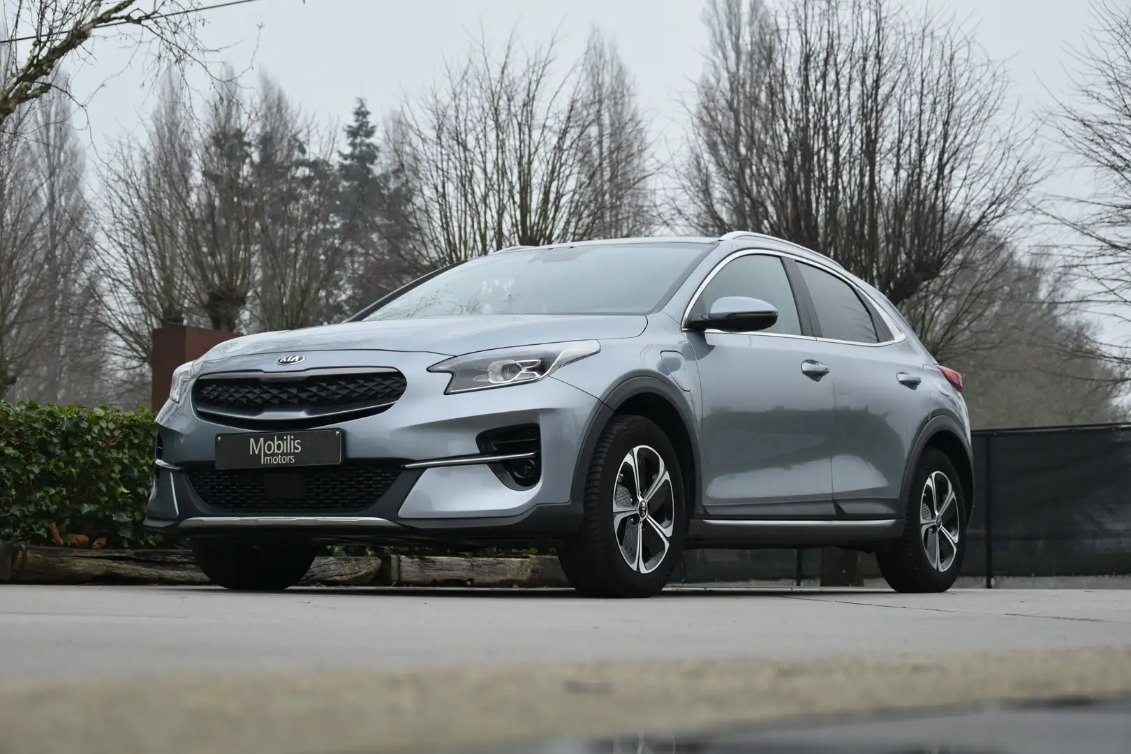 Kia XCeed 1.6 GDi HYBRIDE Automaat/Camera/AppleCarplay/Leder Gris - 2