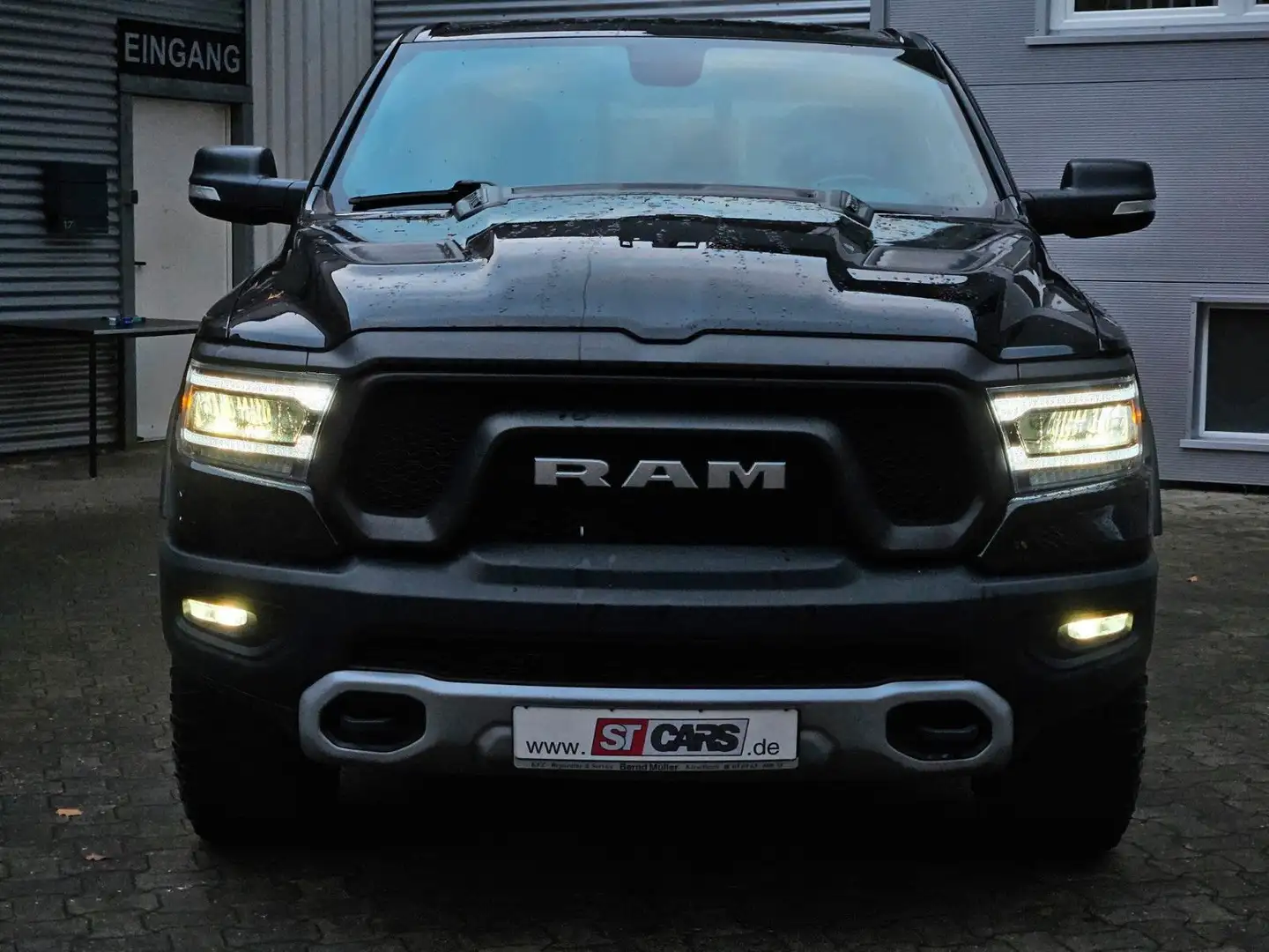 Dodge RAM 1500 REBEL 5.7  Crew Cab 4x4  Neues Model Negro - 2