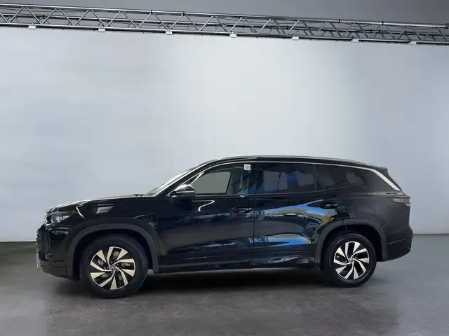 Volkswagen Tayron view 3