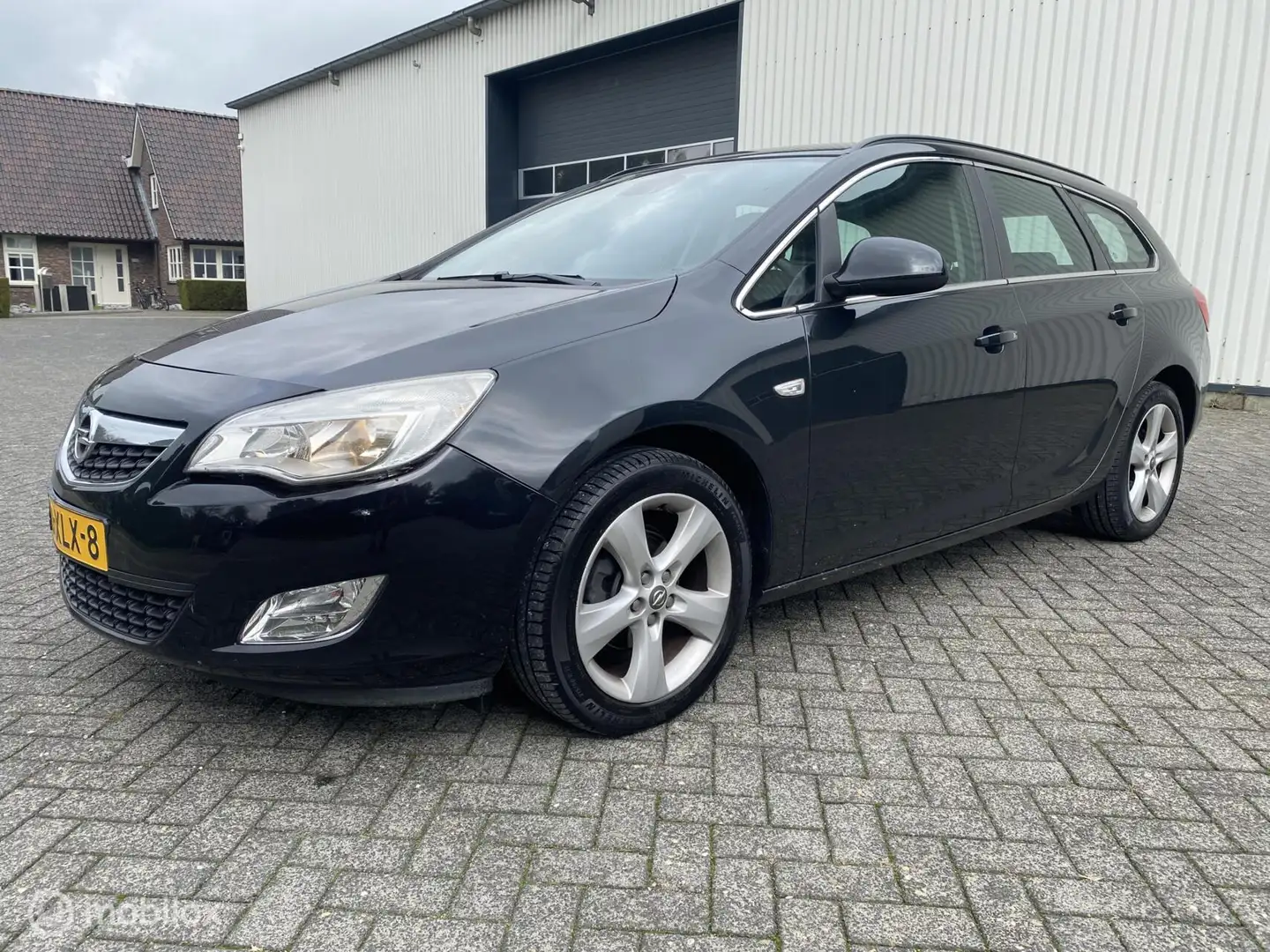 Opel Astra Sports Tourer 1.4 Turbo Business + Schwarz - 1
