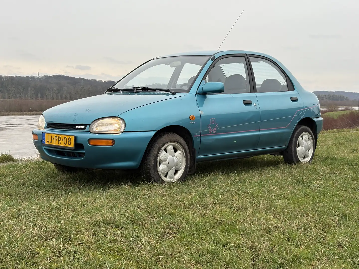 Mazda 121 - 1