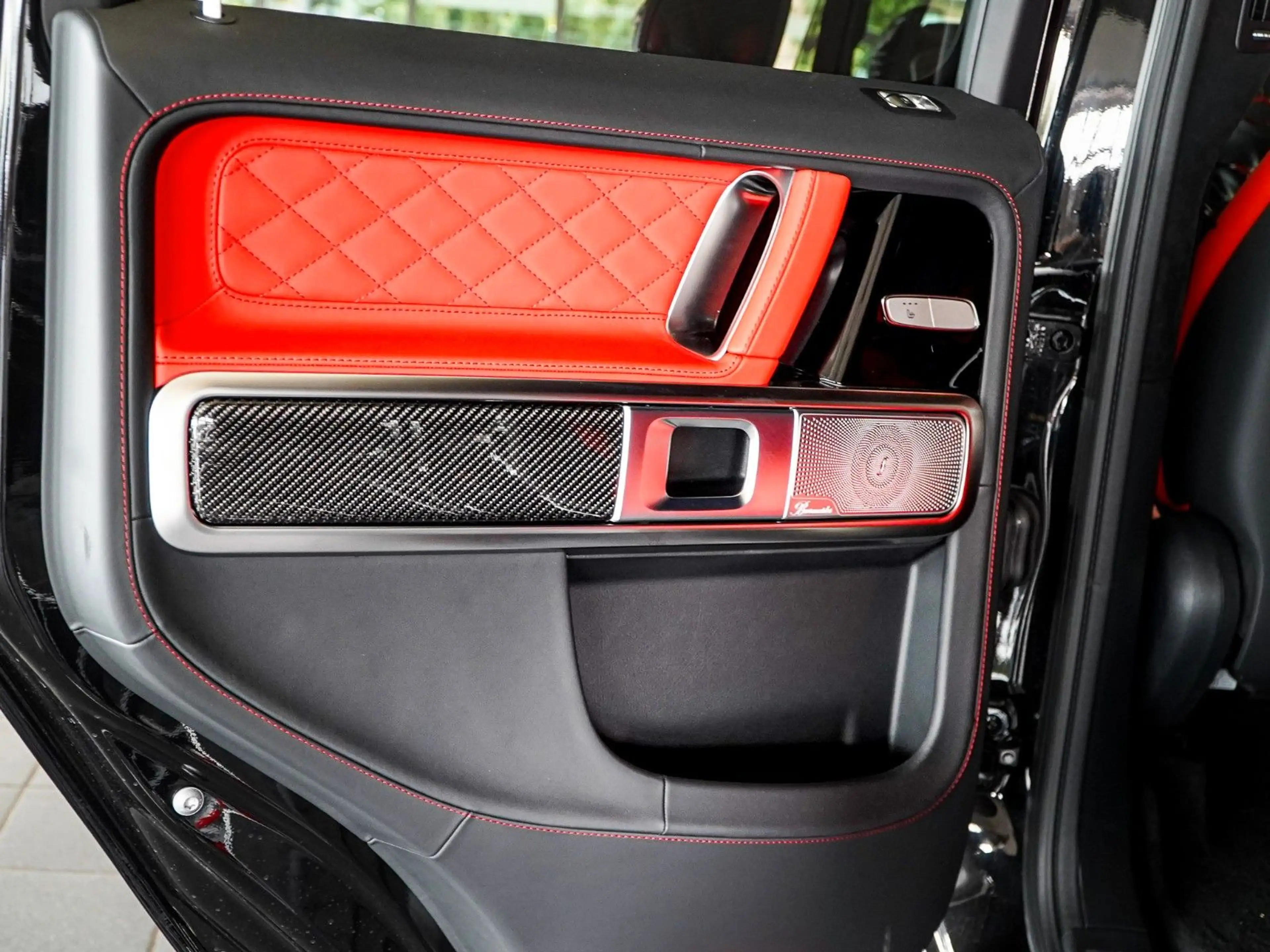 Mercedes-Benz G 63 AMG Manufaktur Entertainment Technik — photo 14