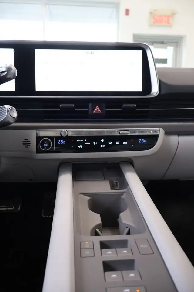 Hyundai IONIQ 6 снимка Hyundai IONIQ 6