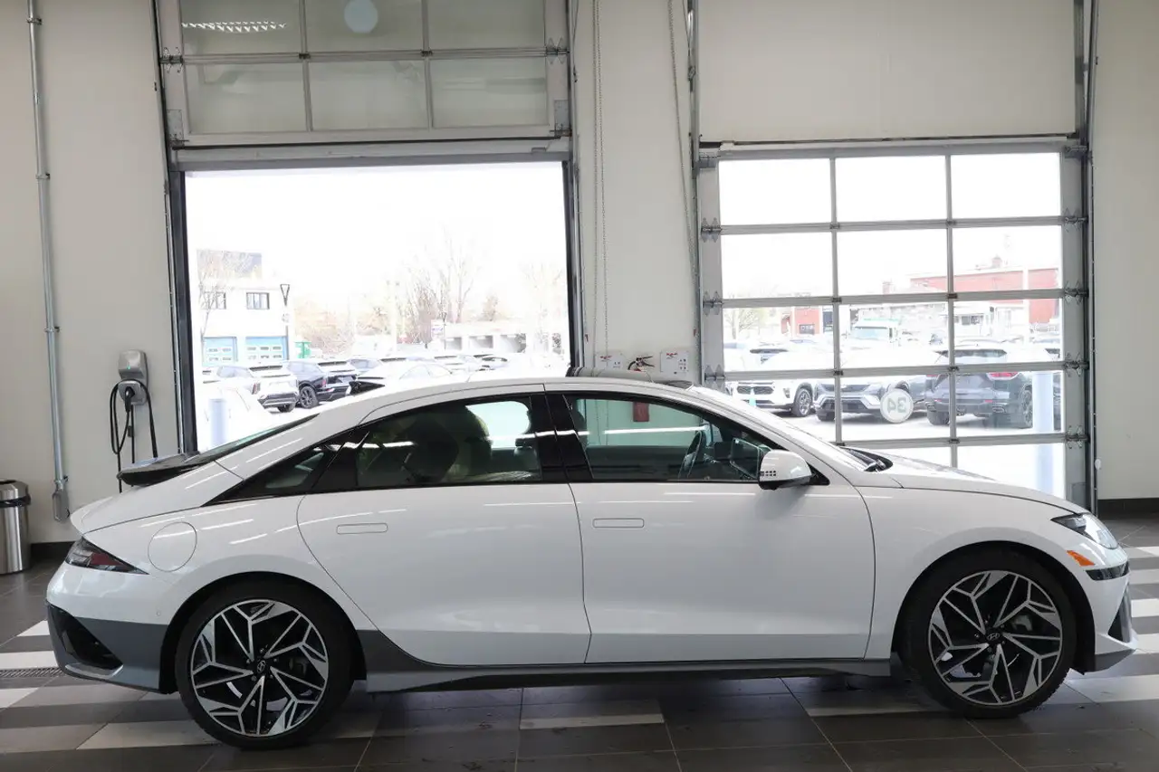 Hyundai IONIQ 6 снимка Hyundai IONIQ 6