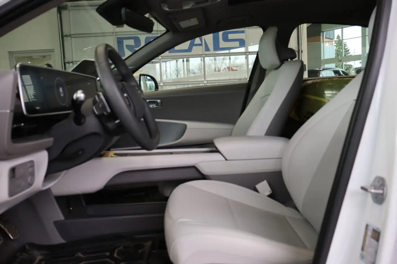 Hyundai IONIQ 6 снимка Hyundai IONIQ 6