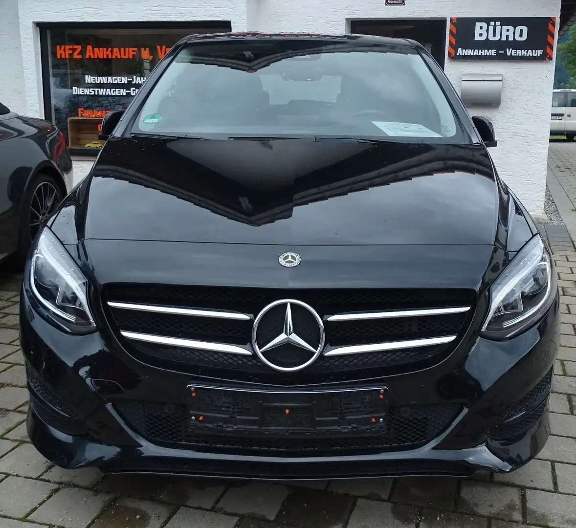 Mercedes-Benz B 200 B-Klasse 200 d 4Matic Urban Style Edition Schwarz - 2