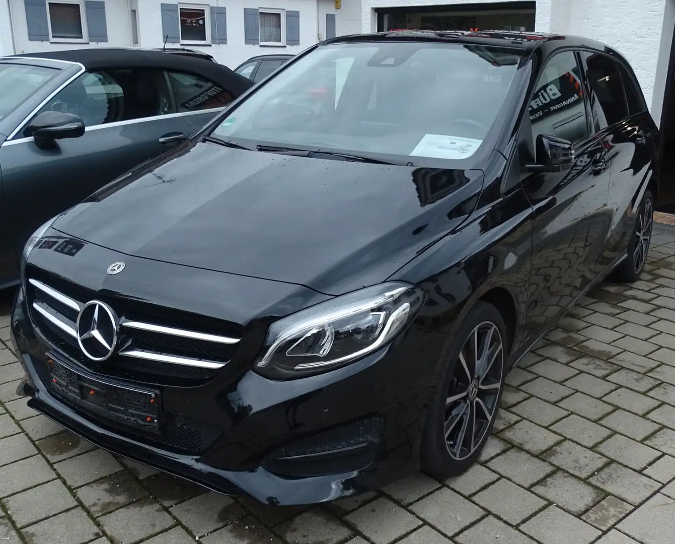 Mercedes-Benz B 200 B-Klasse 200 d 4Matic Urban Style Edition Schwarz - 1