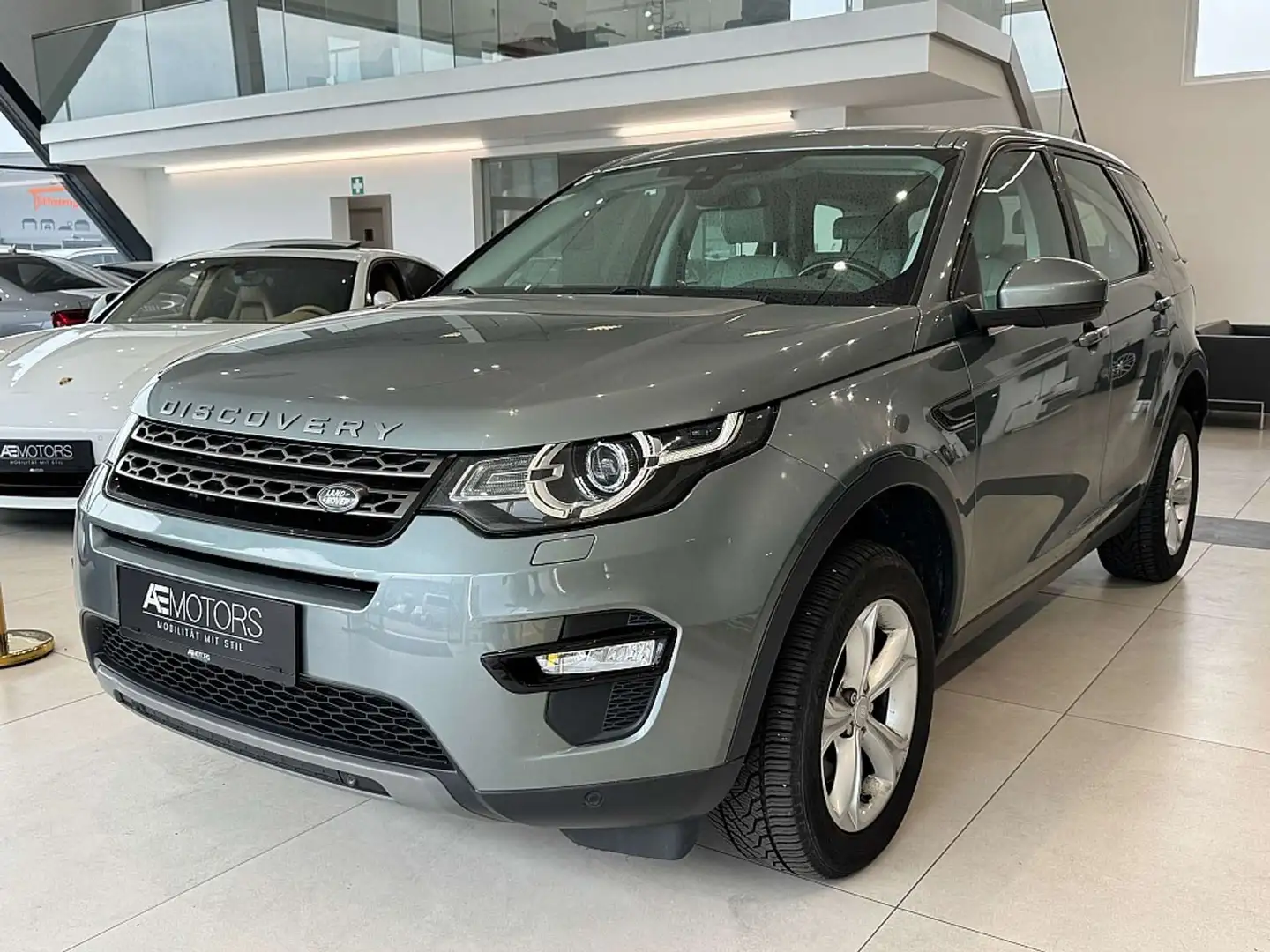Land Rover Discovery Sport 2,0 TD4 4WD SE Aut. // TOP // KREDIT-GARANTIE // Grau - 2