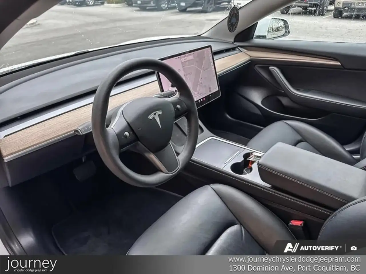 Tesla Model 3 снимка Tesla Model 3