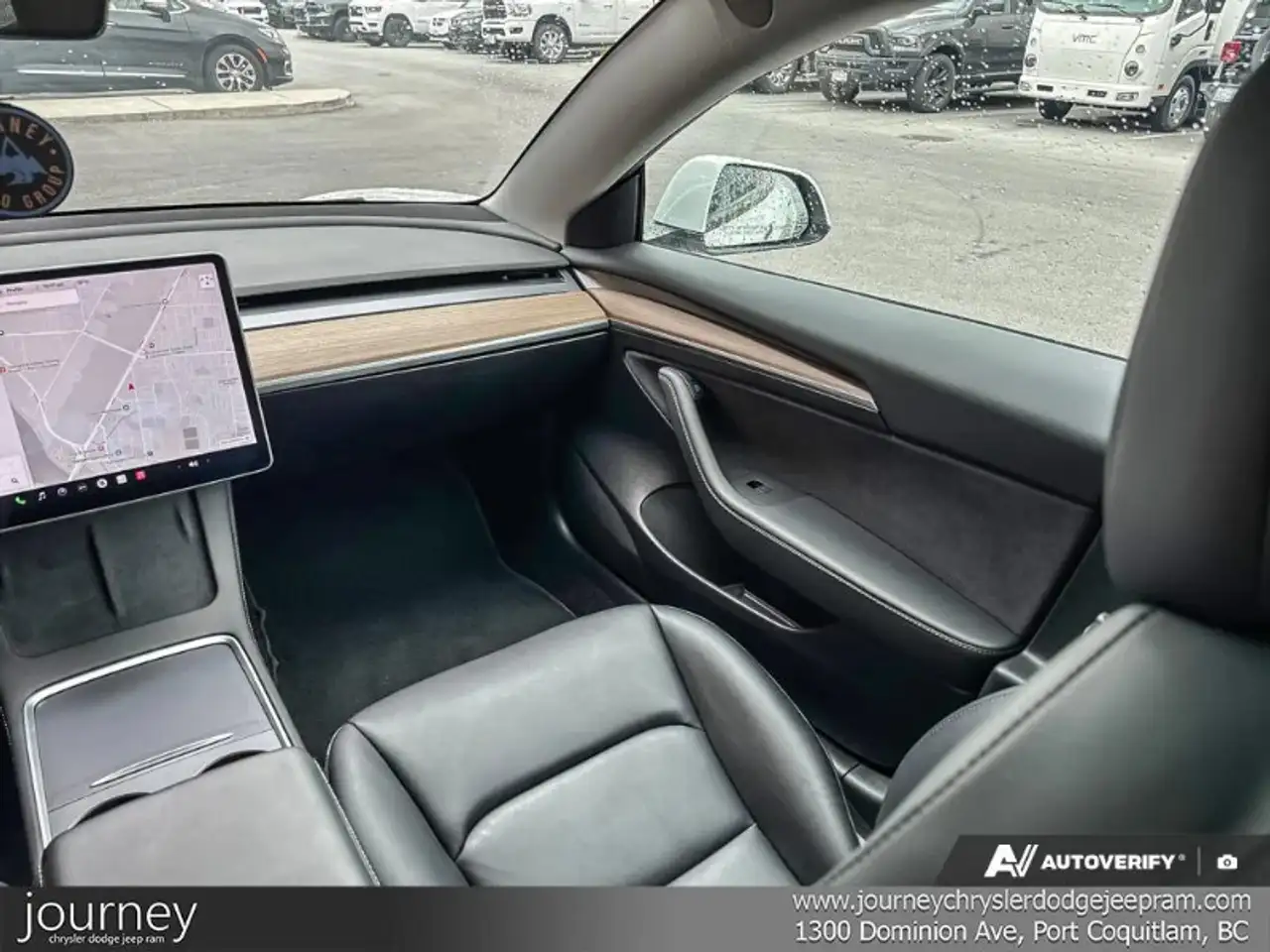 Tesla Model 3 снимка Tesla Model 3