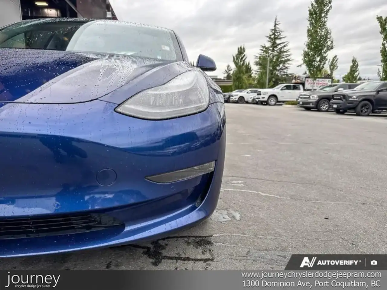 Tesla Model 3 снимка Tesla Model 3