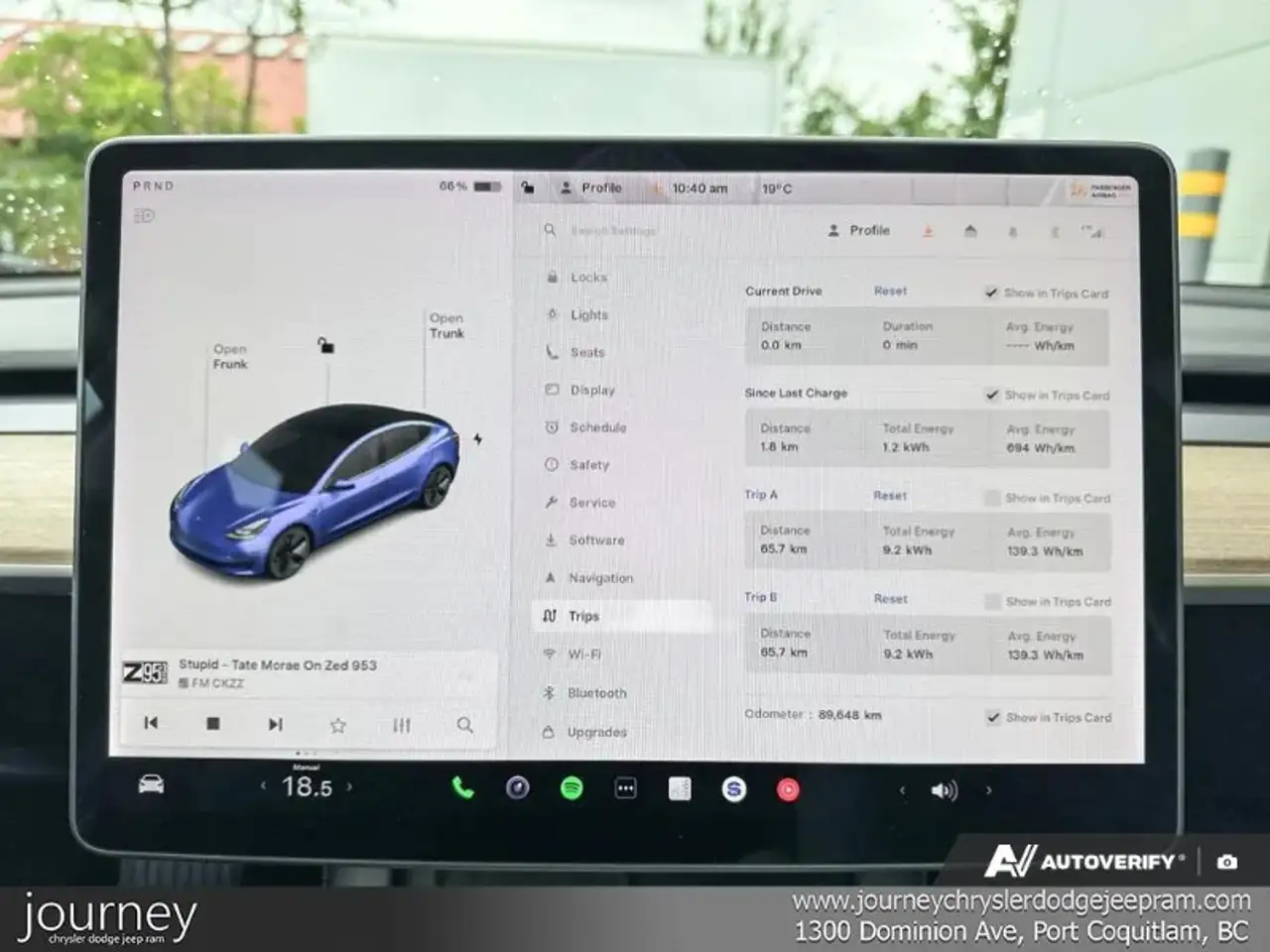 Tesla Model 3 снимка Tesla Model 3