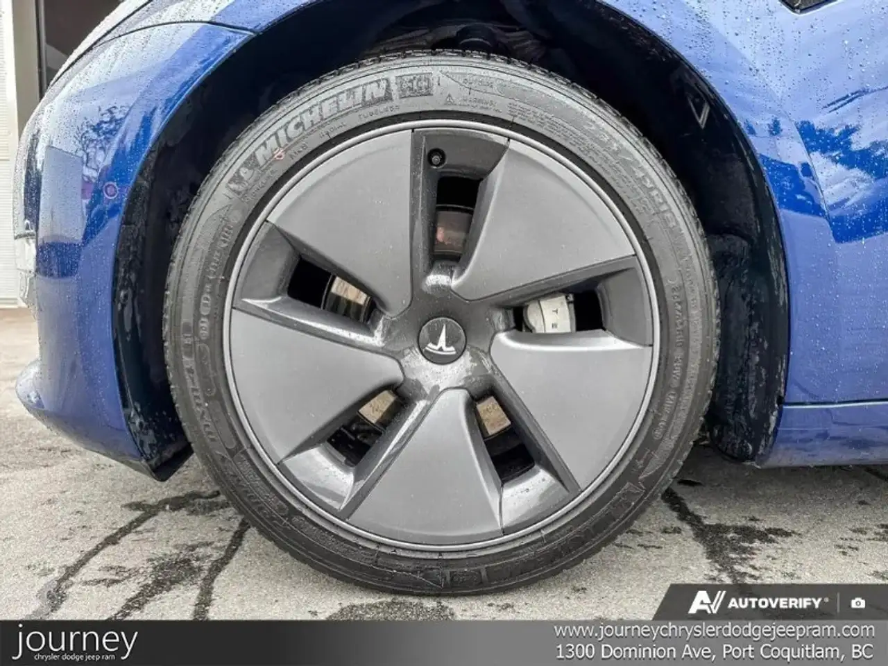 Tesla Model 3 снимка Tesla Model 3