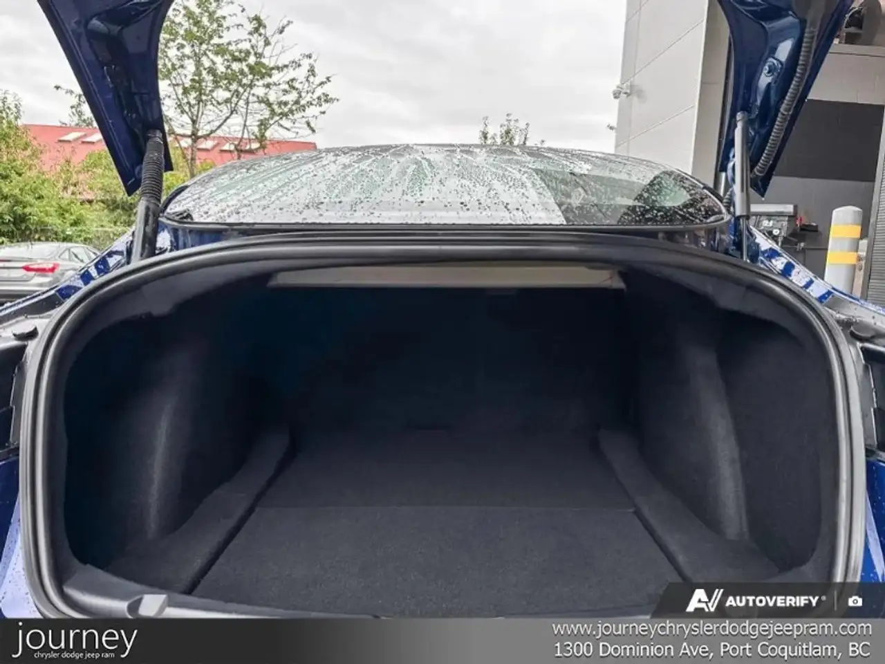 Tesla Model 3 снимка Tesla Model 3