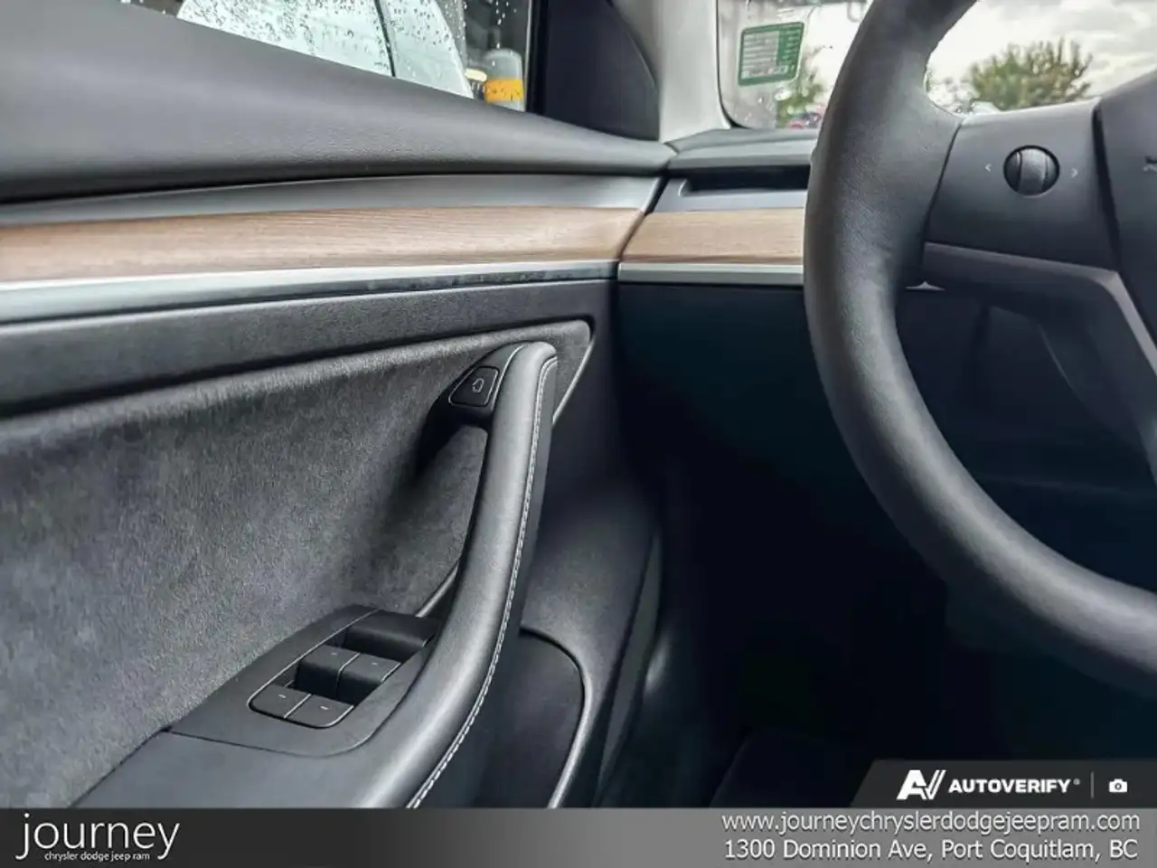 Tesla Model 3 снимка Tesla Model 3