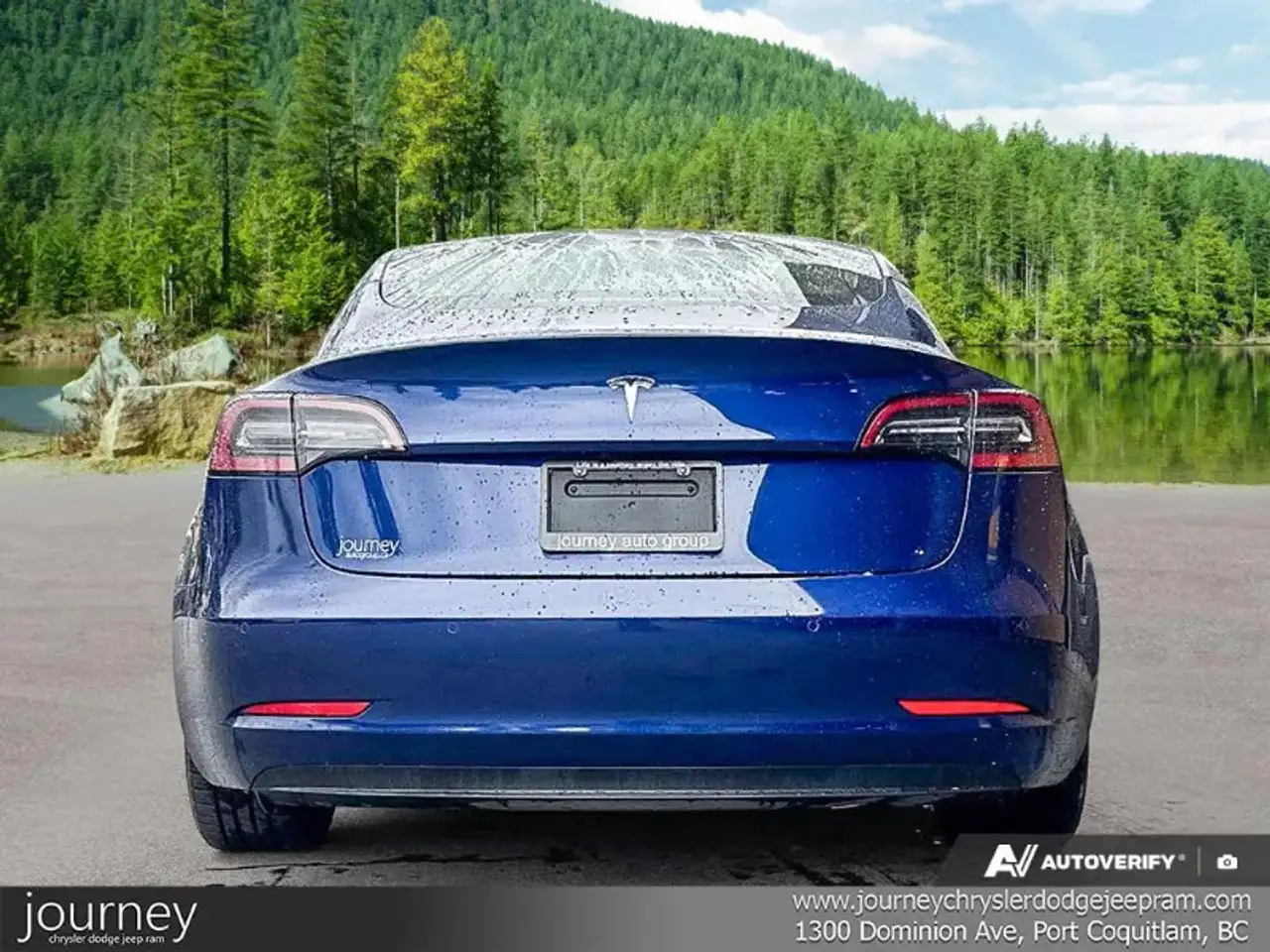 Tesla Model 3 снимка Tesla Model 3