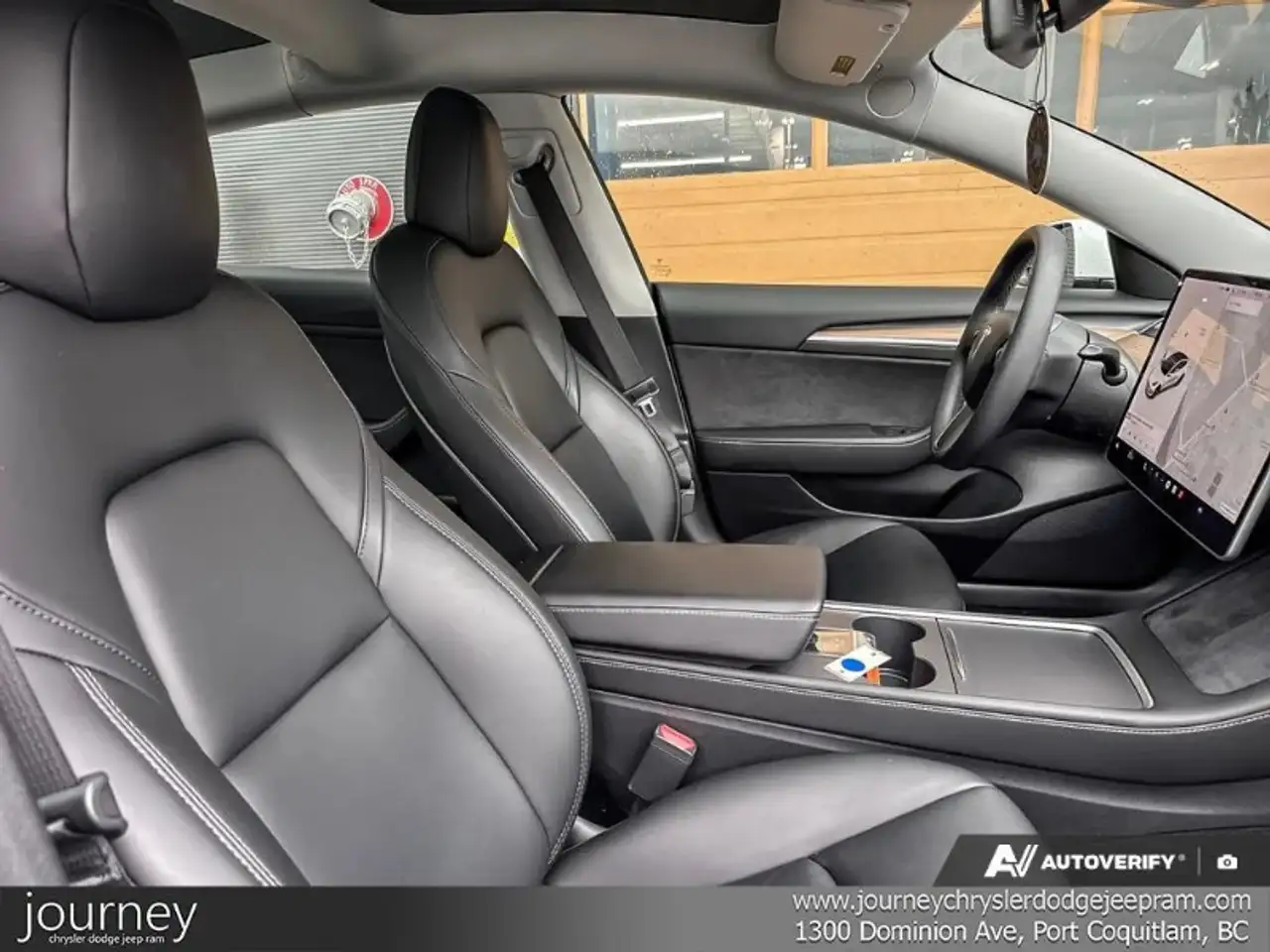 Tesla Model 3 снимка Tesla Model 3