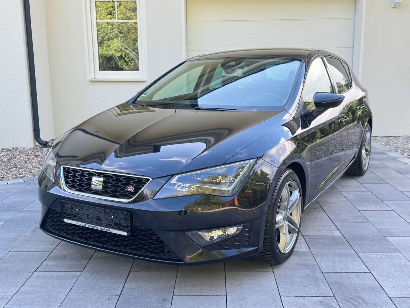 SEAT Leon FR 1.8 TSI DSG , LED, Navi, SHZ, Sound Zwart - 1