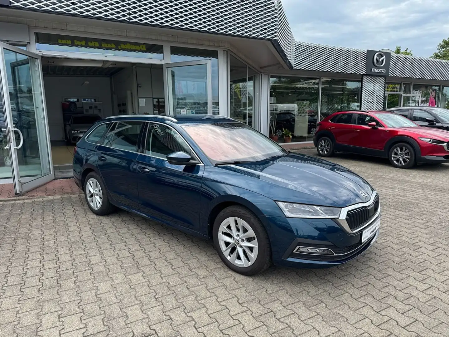 Skoda Octavia Combi 2.0 TDI Style Style Bleu - 1