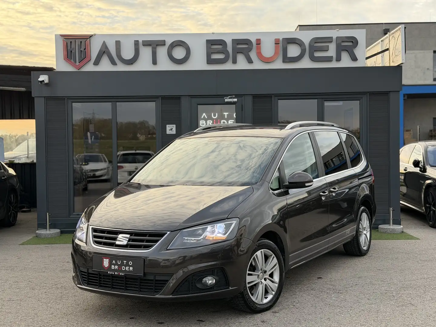 SEAT Alhambra Executive 2,0 TDI CR DSG *7 Sitzer* AHK|Xenon| Braun - 1