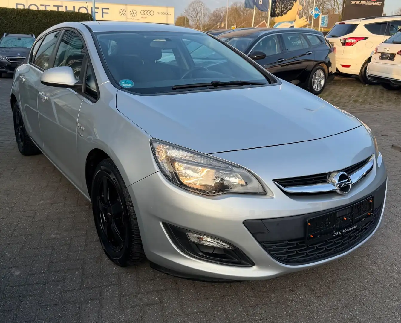 Opel Astra J Lim. 5-trg. Active Silber - 2