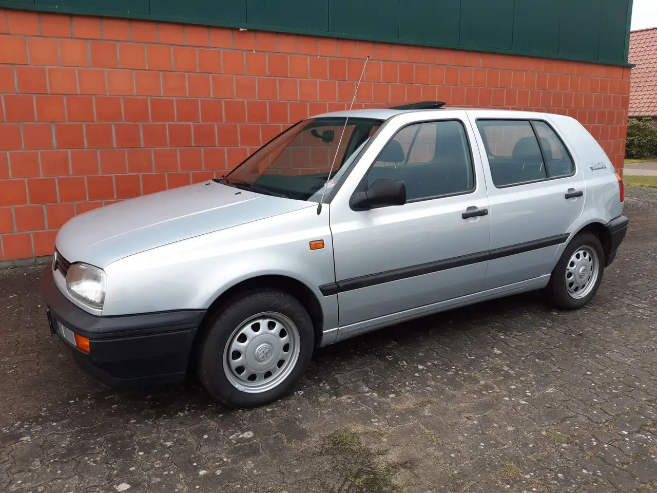 Volkswagen Golf 1,6 Europe - traumhafter Zustand - 63000 Km, foto 1