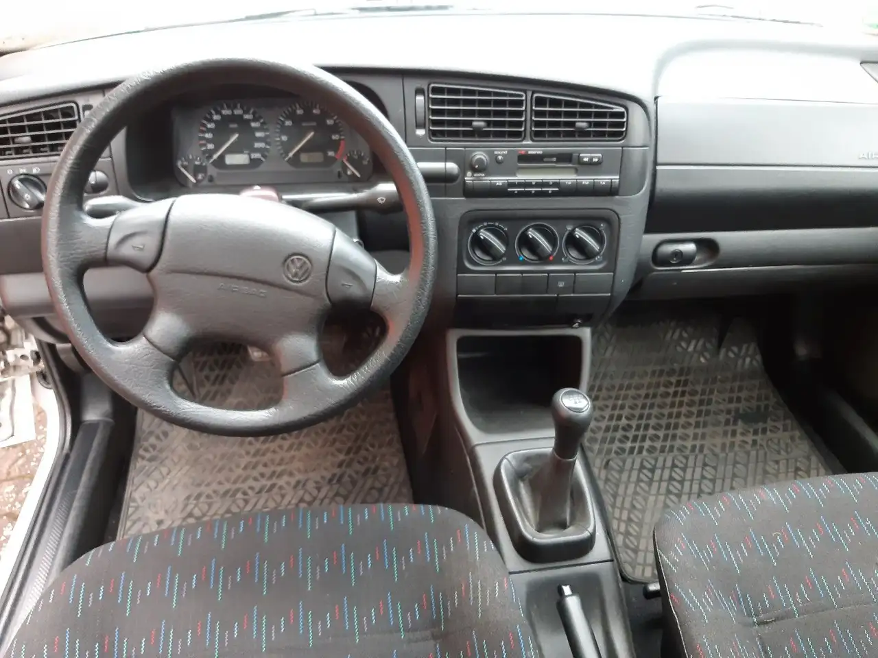 Volkswagen Golf 1,6 Europe - traumhafter Zustand - 63000 Km, foto 8