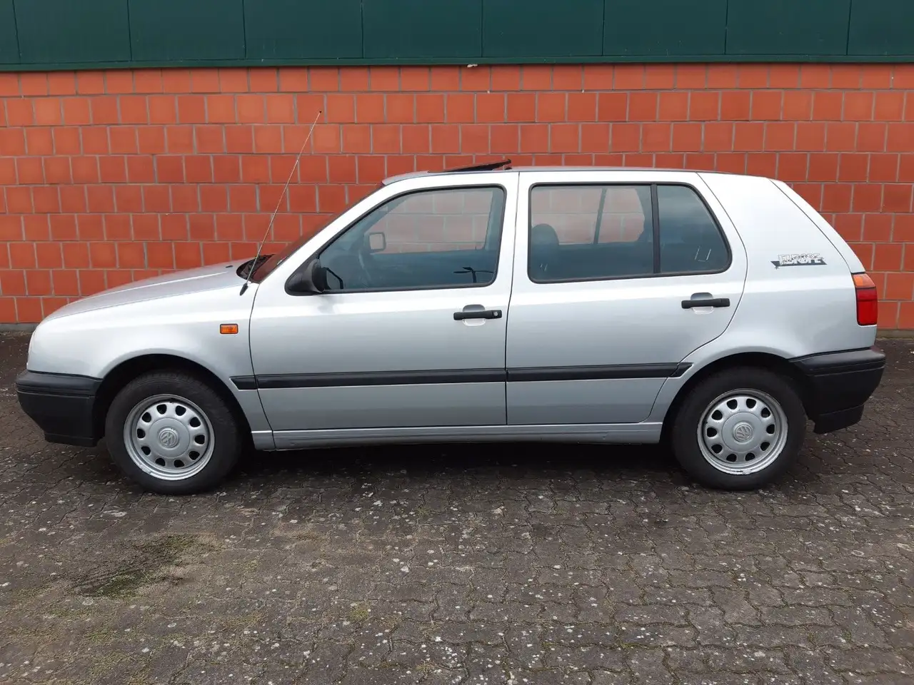 Volkswagen Golf 1,6 Europe - traumhafter Zustand - 63000 Km, foto 3