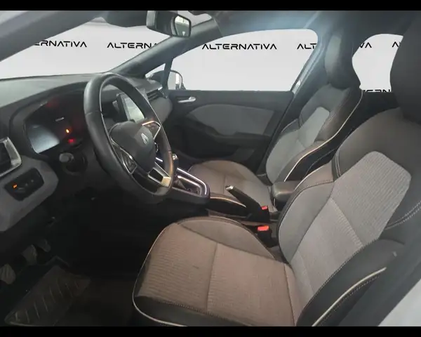 Renault Clio view 13