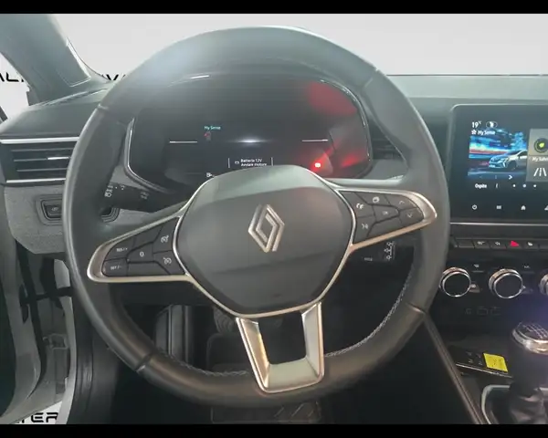 Renault Clio view 15