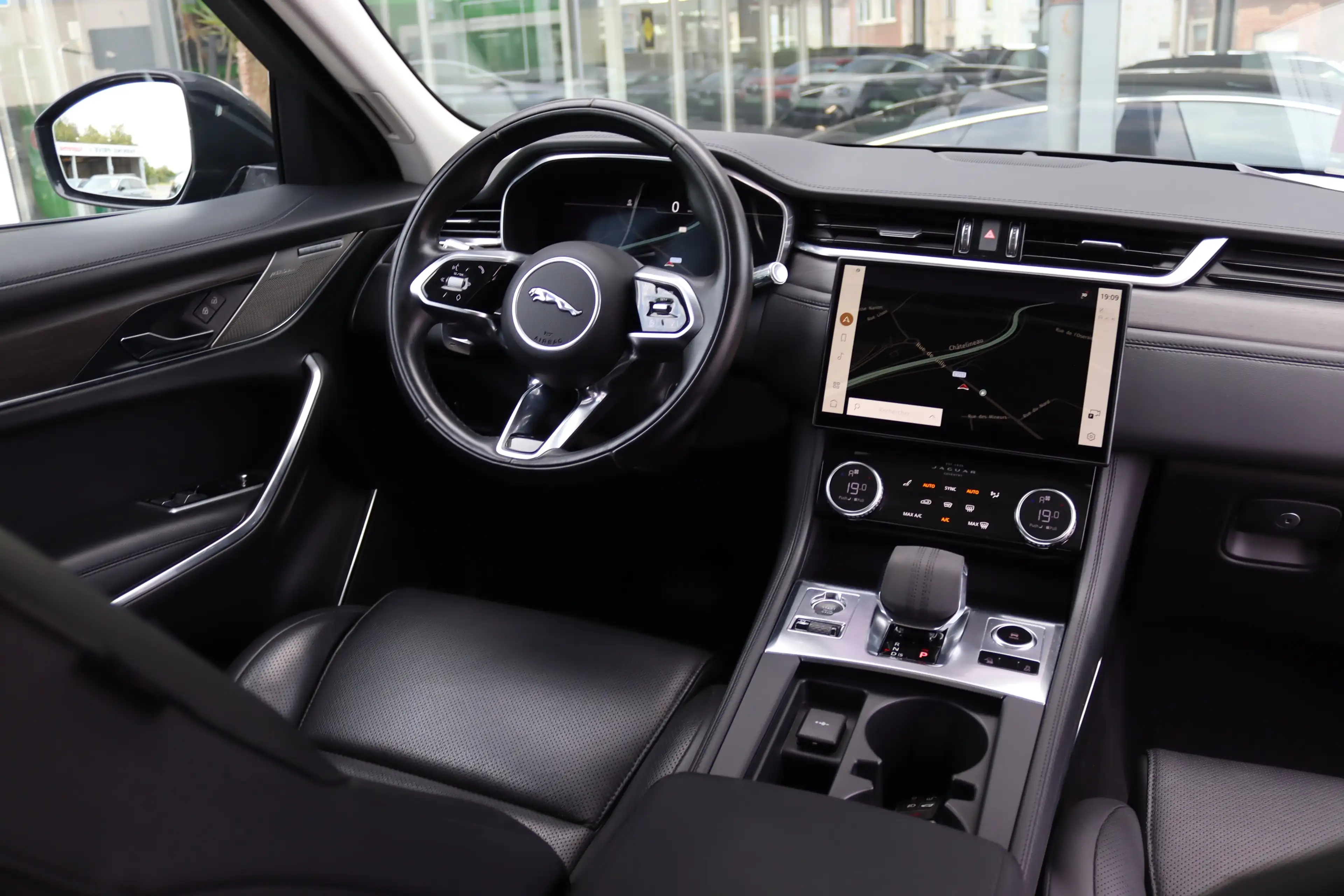 Jaguar F-Pace D165 AWD SE TOIT PANO FACELIFT FULL OPTIONS — photo 12