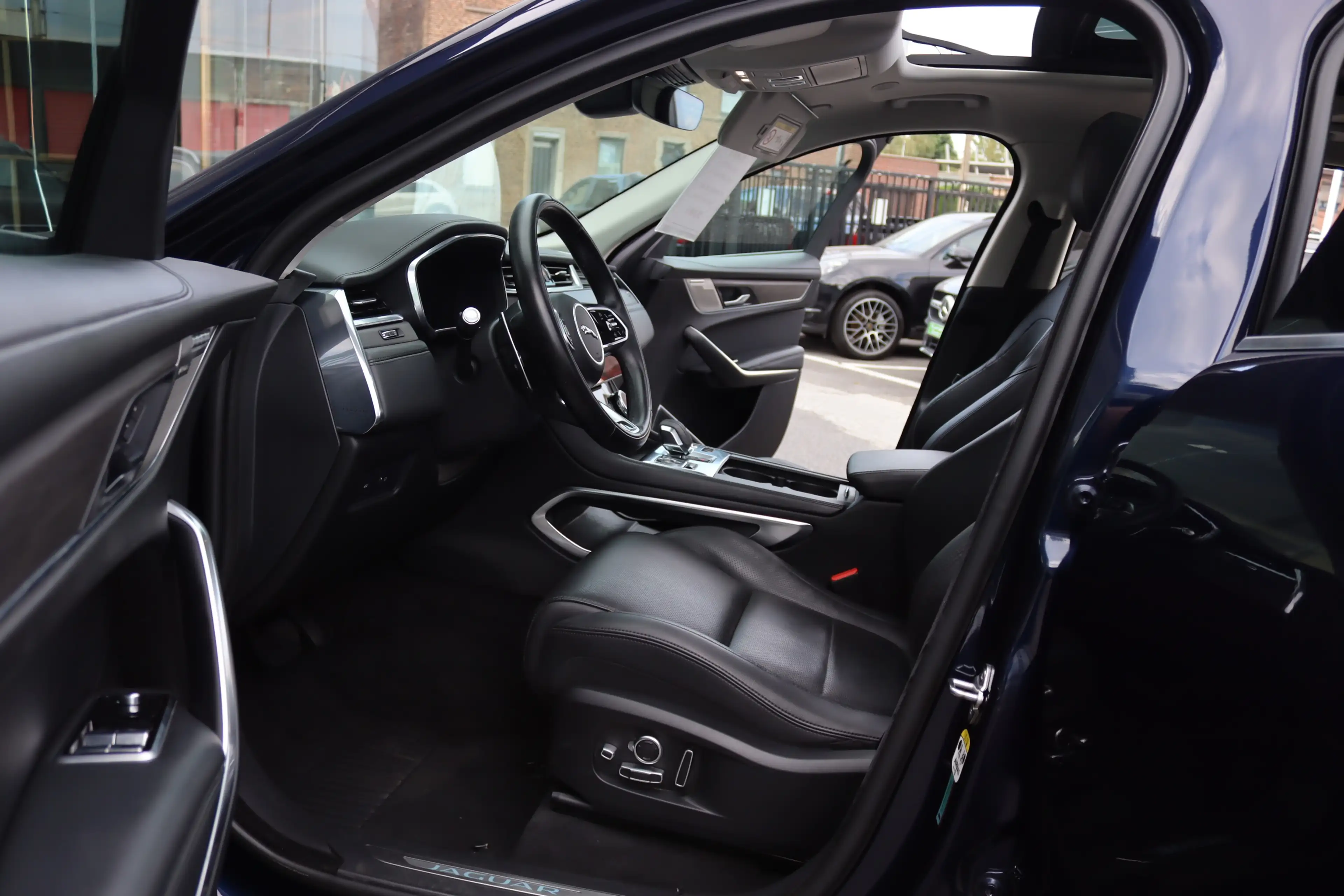Jaguar F-Pace D165 AWD SE TOIT PANO FACELIFT FULL OPTIONS — photo 7
