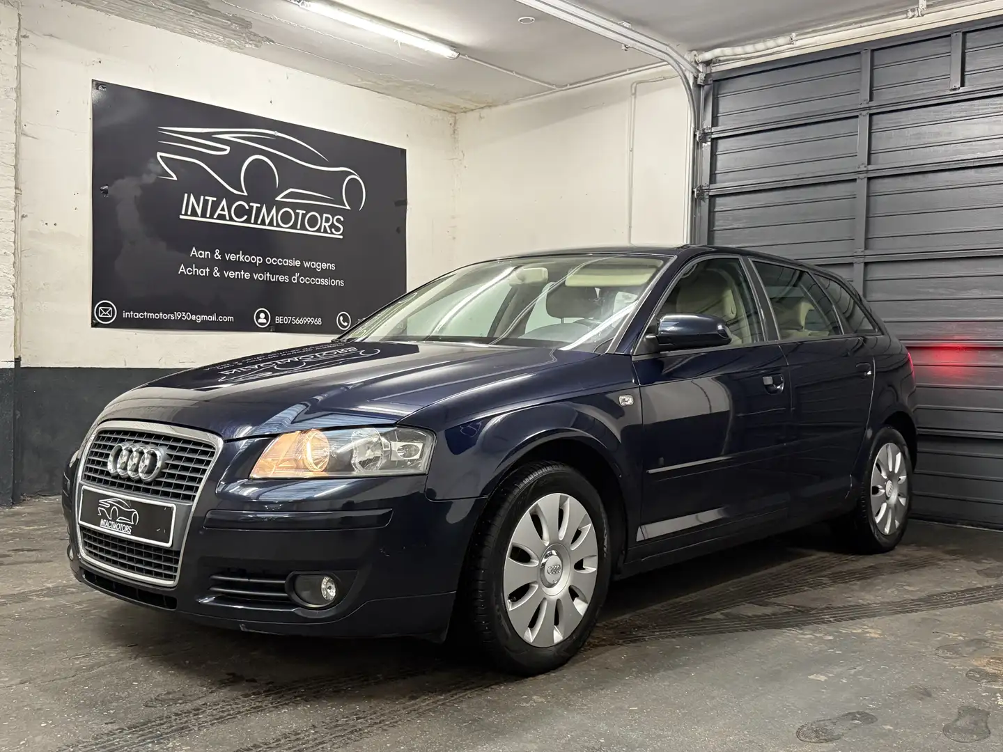 Audi A3 A3 Sportback 1.6i Attraction Bleu - 2