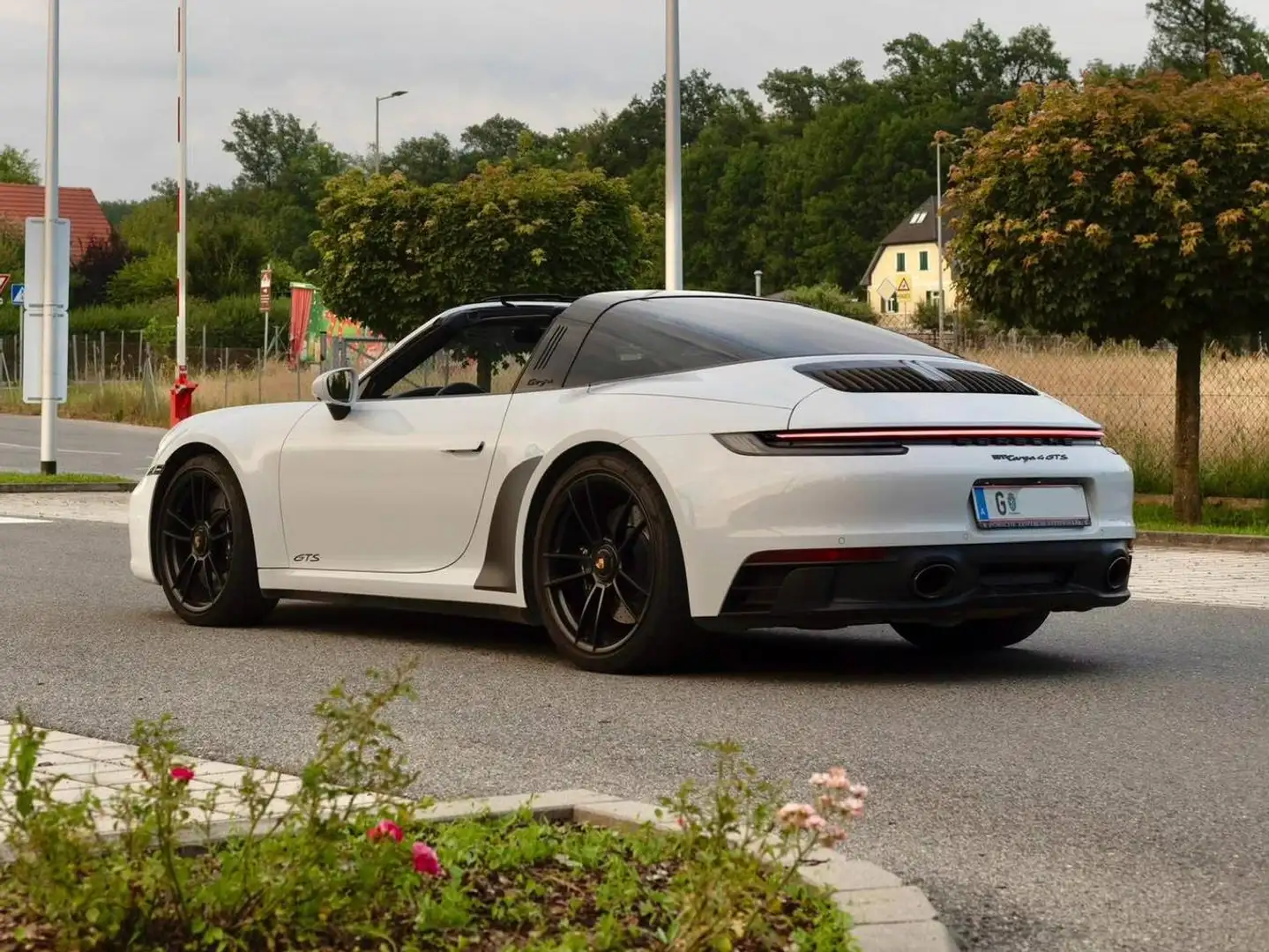 Porsche 992 911 Targa 4 GTS Weiß - 1