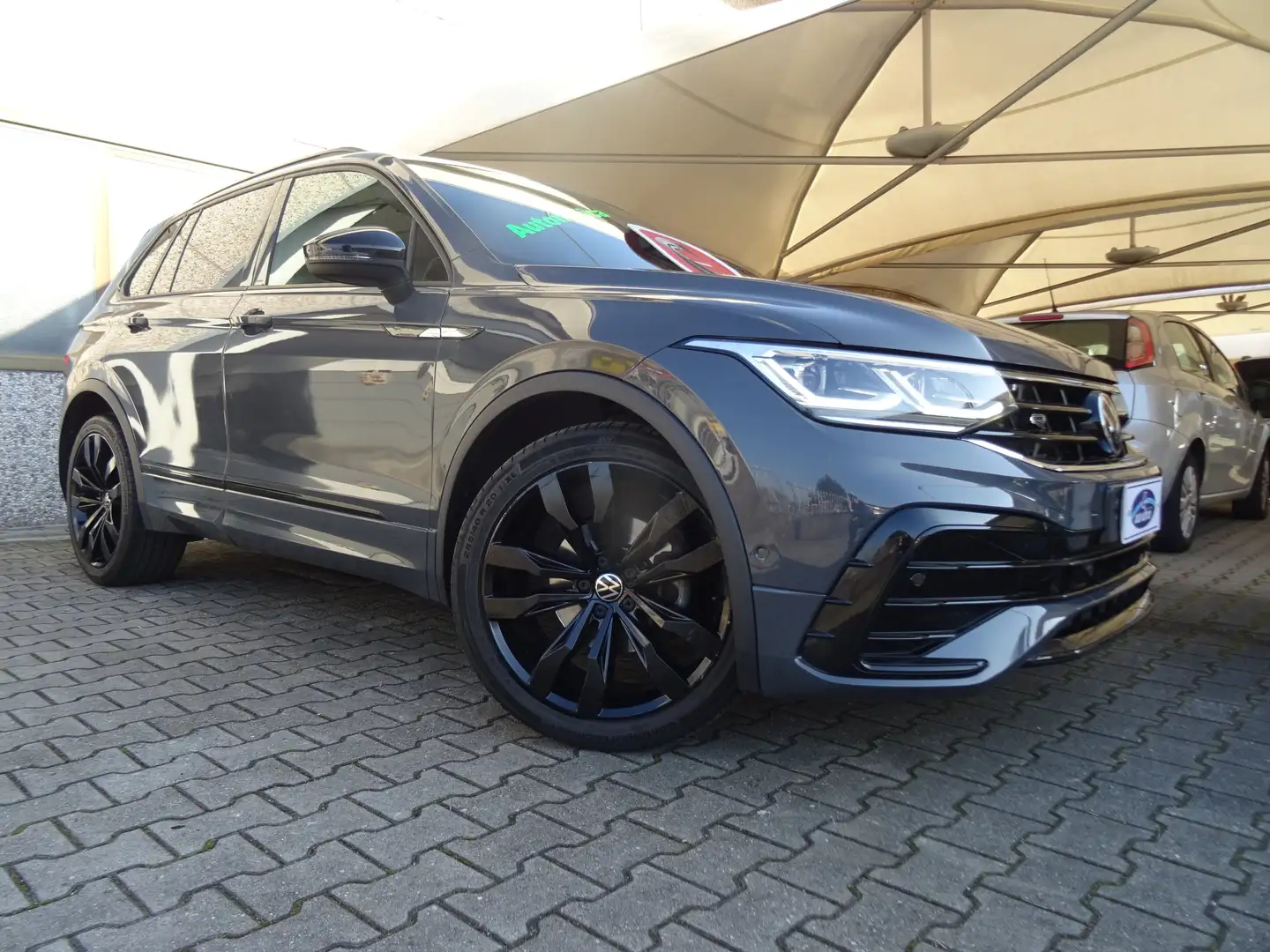 Volkswagen Tiguan 1.5 TSI R-LINE 150 CV DSG Gris - 1